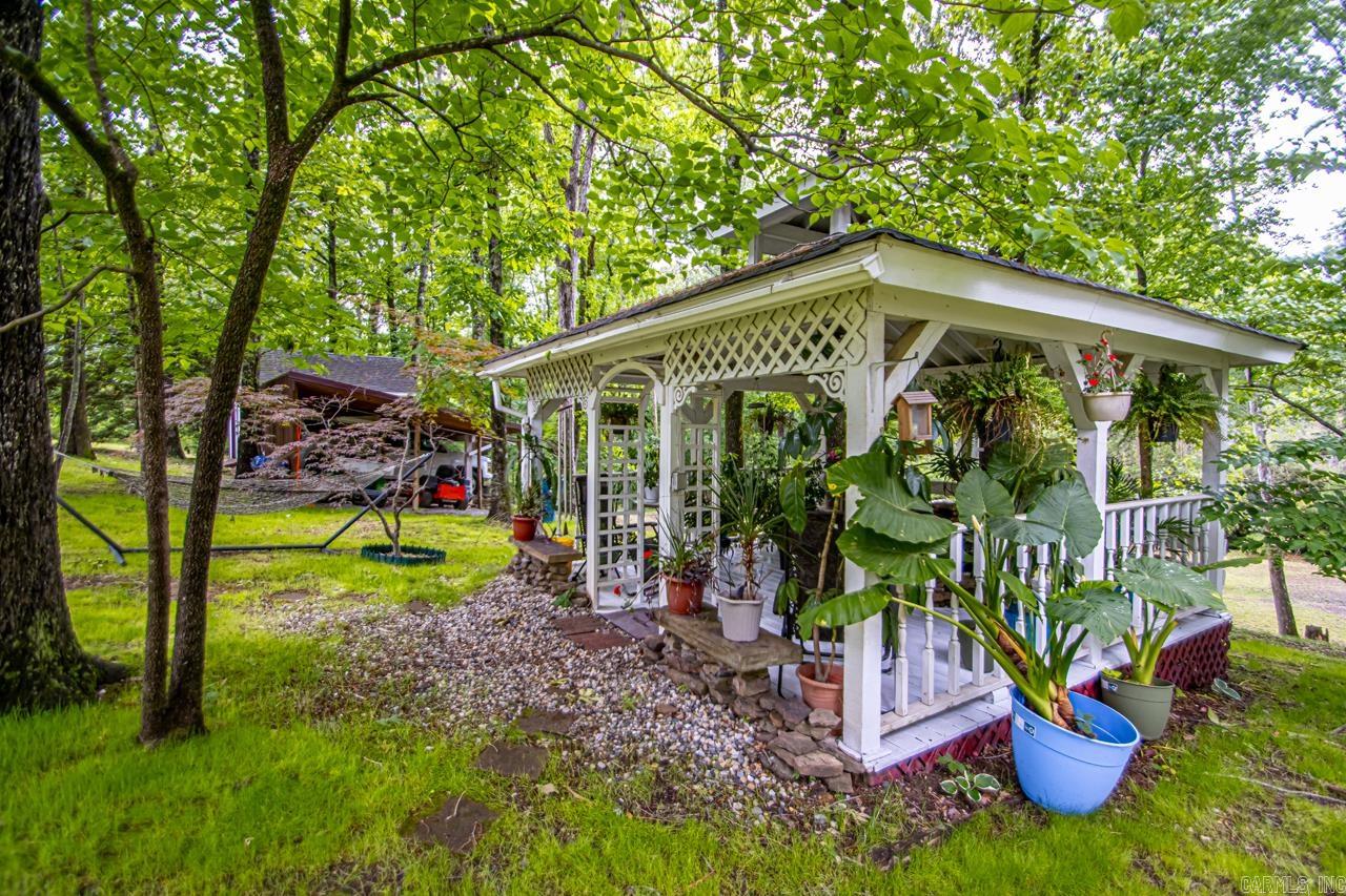 PEBBLE LAKE - Residential
