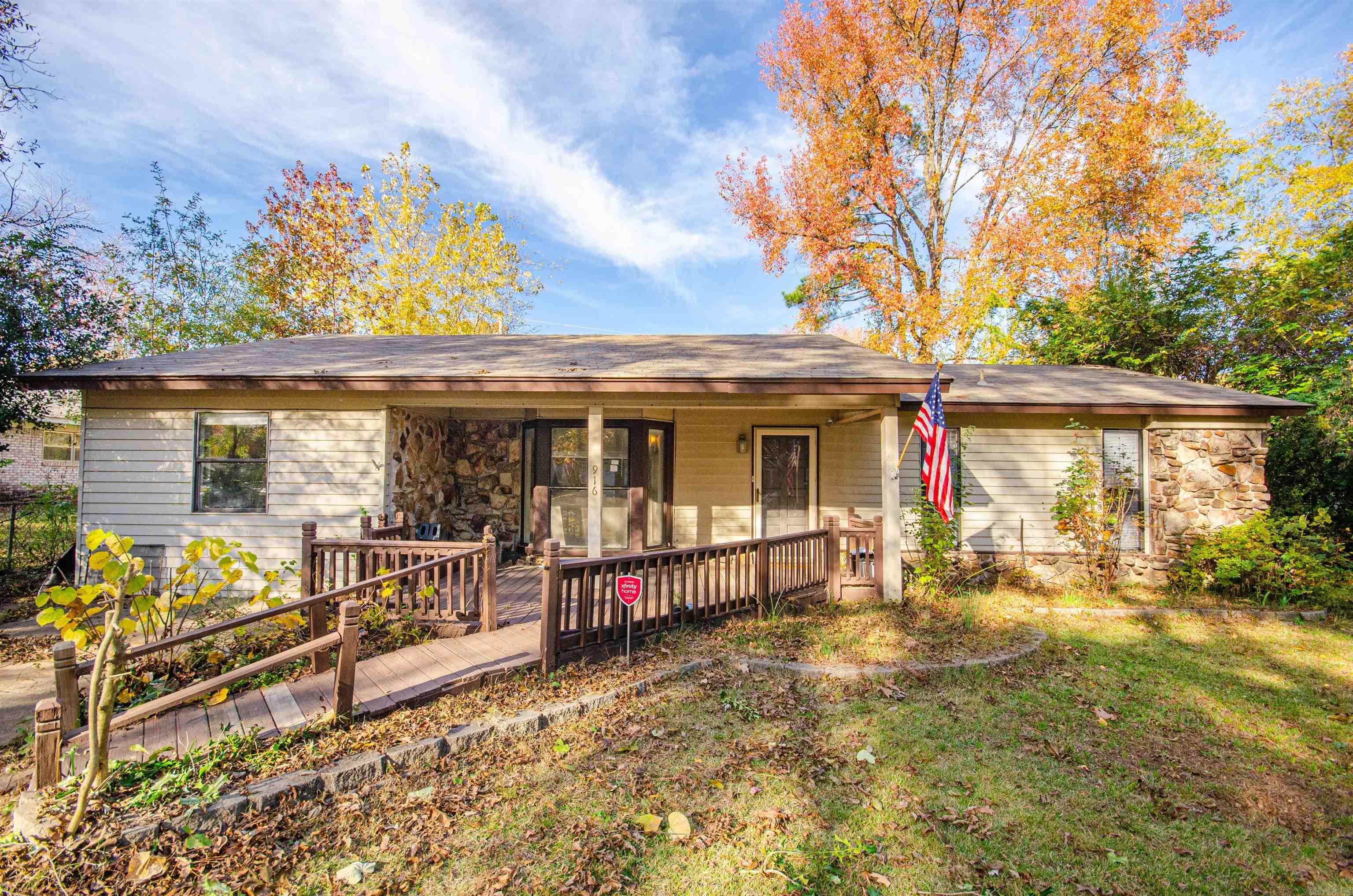Check out this spacious and move in ready home, right in the heart of Jacksonville. This beauty features 4 bedrooms, 2 bathrooms, and a huge sunroom that could be used for an office space, or really anything that your heart desires. There is a shed in the backyard for extra storage and the backyard is fully fenced so although you're in town, your privacy is NOT sacrificed in the least bit. This home is conveniently located close to the freeway, shopping, and dining too. Check it out today! It will not last long.