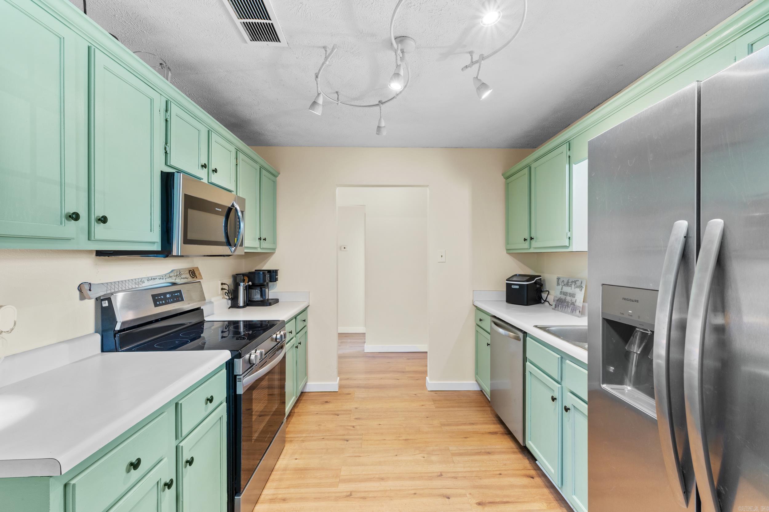 ARKANSAS ESTATES - Residential