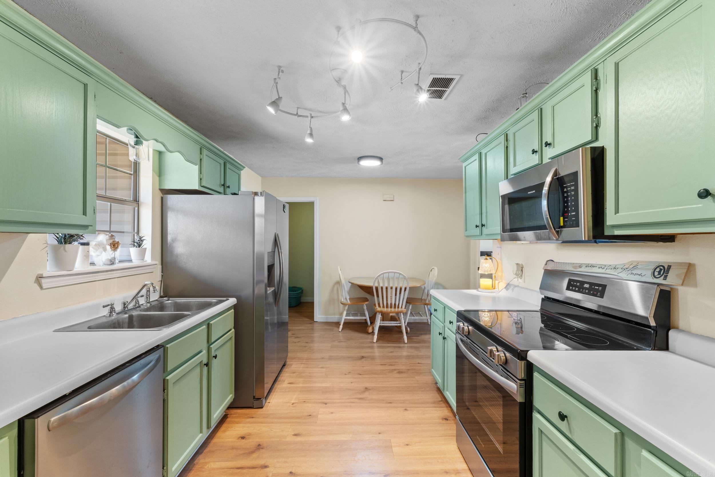 ARKANSAS ESTATES - Residential