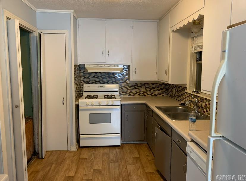 HILL CREST - Residential Lease