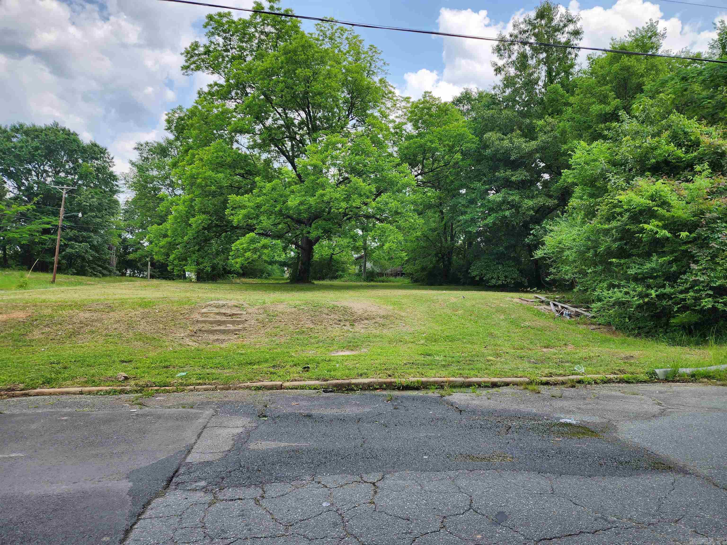 Worthen & Brown - Land