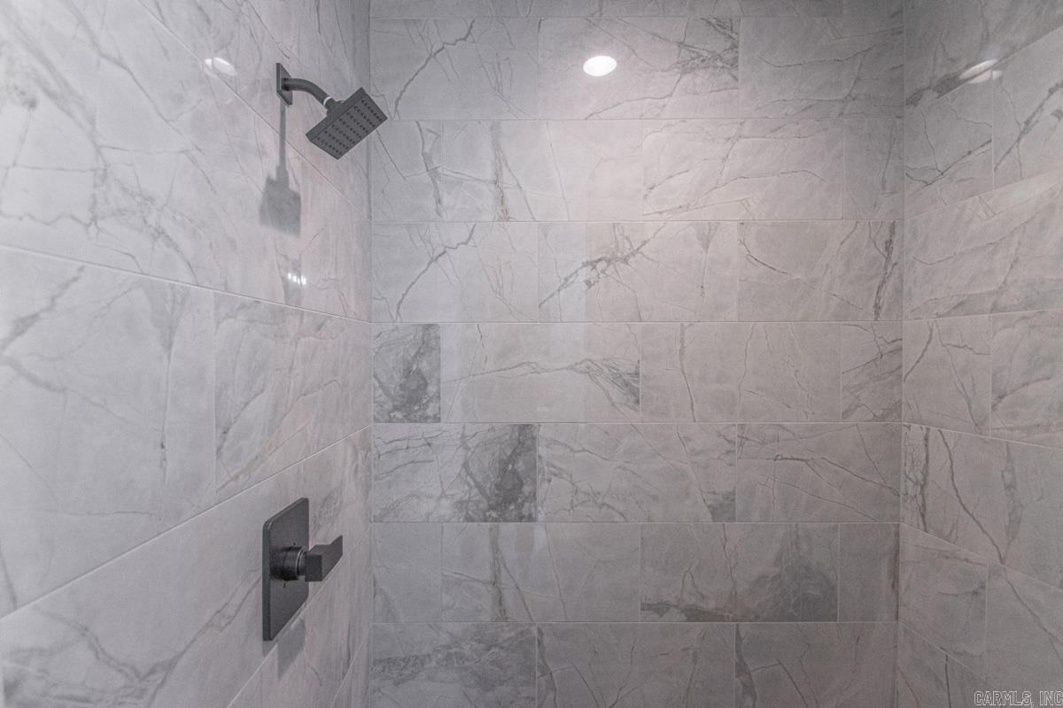 ARCHLAND HGTS - Residential