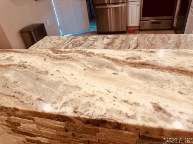 OAKWOOD MANOR - Residential