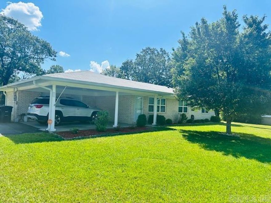 Do not miss out on this completely remodeled nice and clean 3 Bedroom 2 baths 1700 sq ft. with a extra lot .75. New closed in back porch big back yard with storage building and a underground storm shelter.All stainless steel kitchen appliances.Granite counter tops.Fenched in back yard.Insert fireplace.Good location. Move in ready.Call today!!