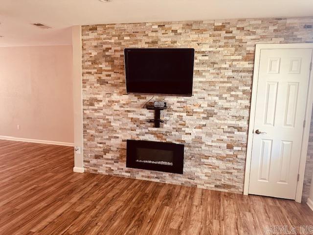 OAKWOOD MANOR - Residential