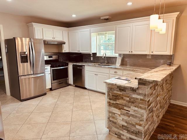 OAKWOOD MANOR - Residential