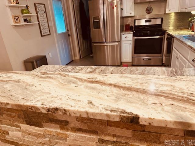 OAKWOOD MANOR - Residential