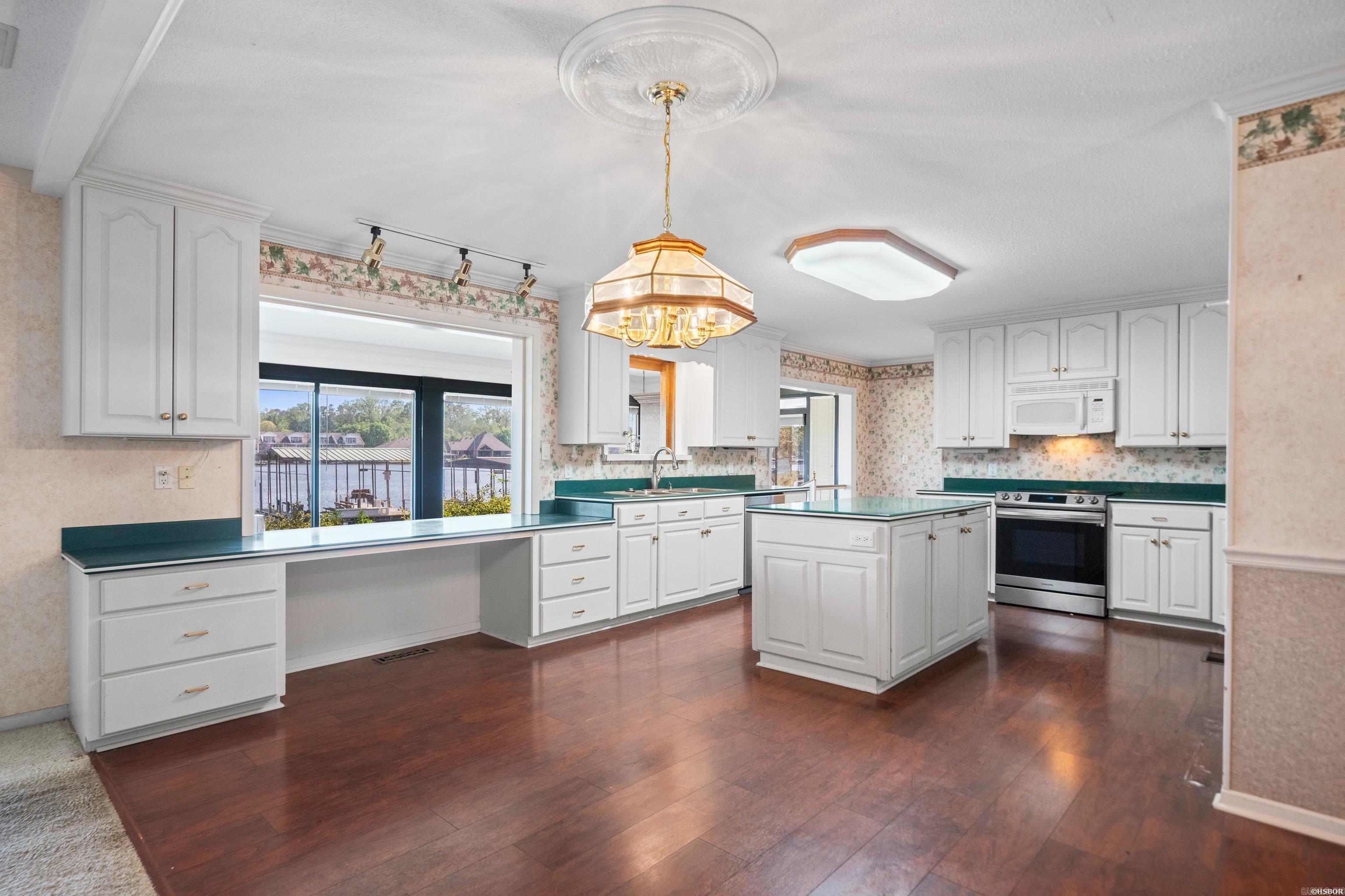 ARZELLA ACRES - Residential