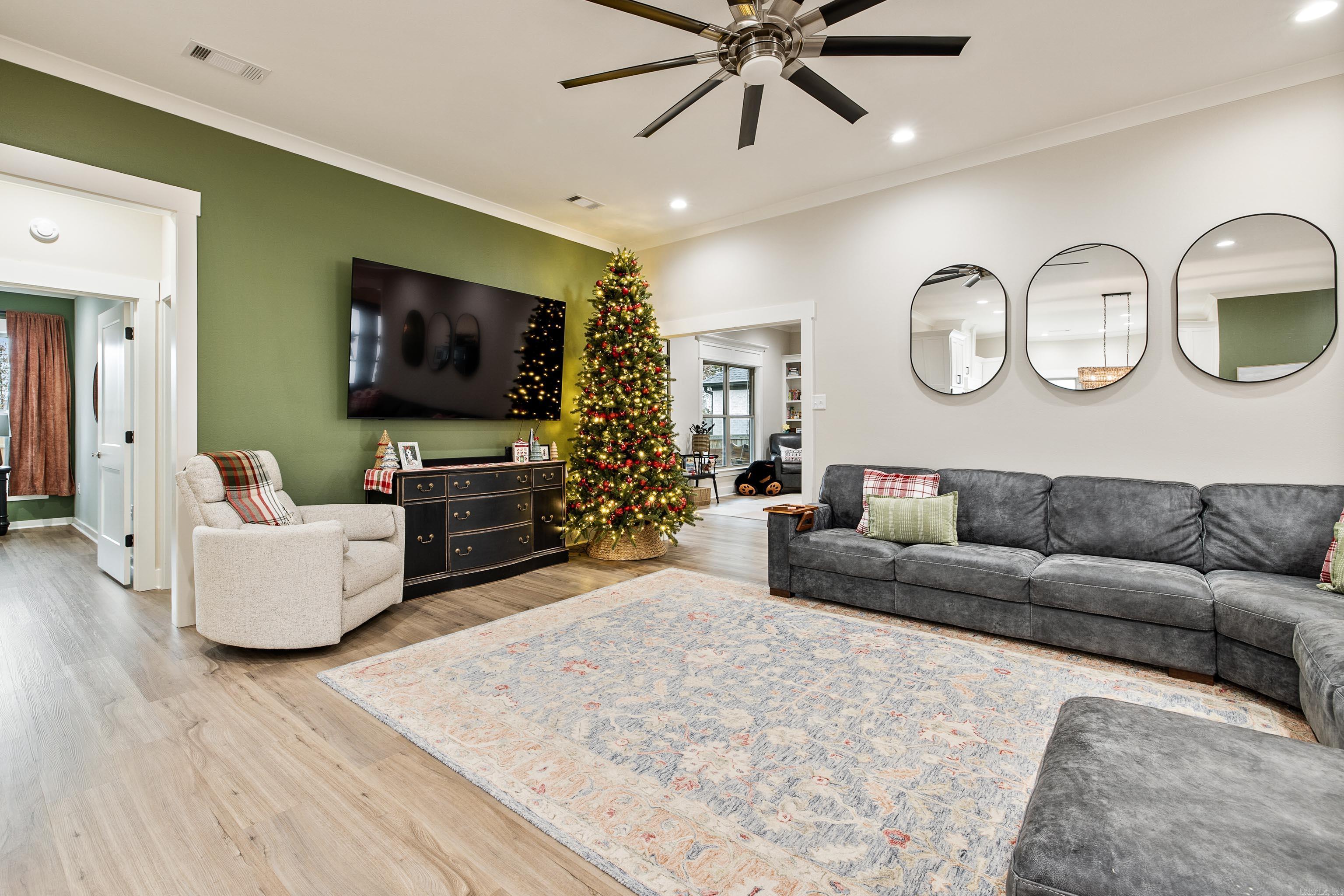 IVY PLACE - Residential