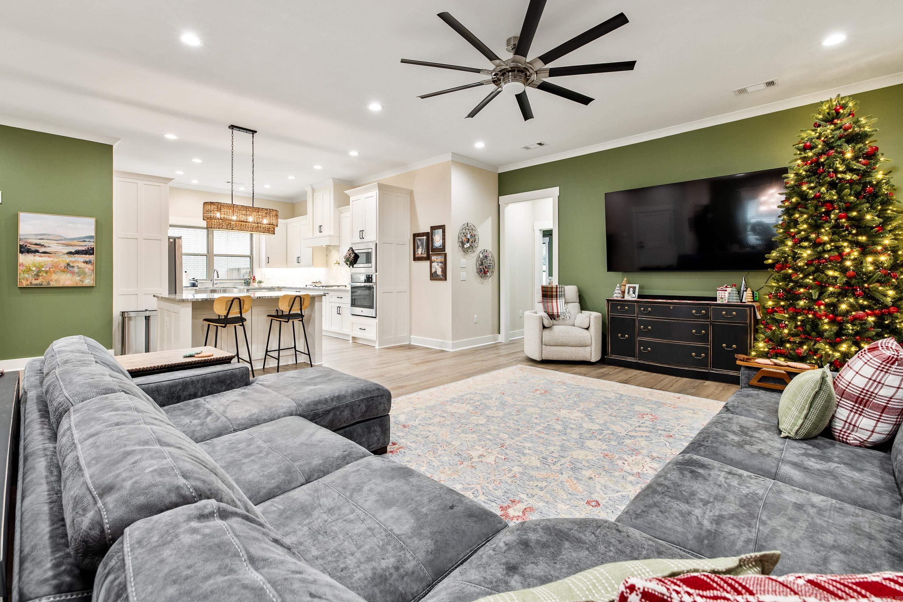 IVY PLACE - Residential