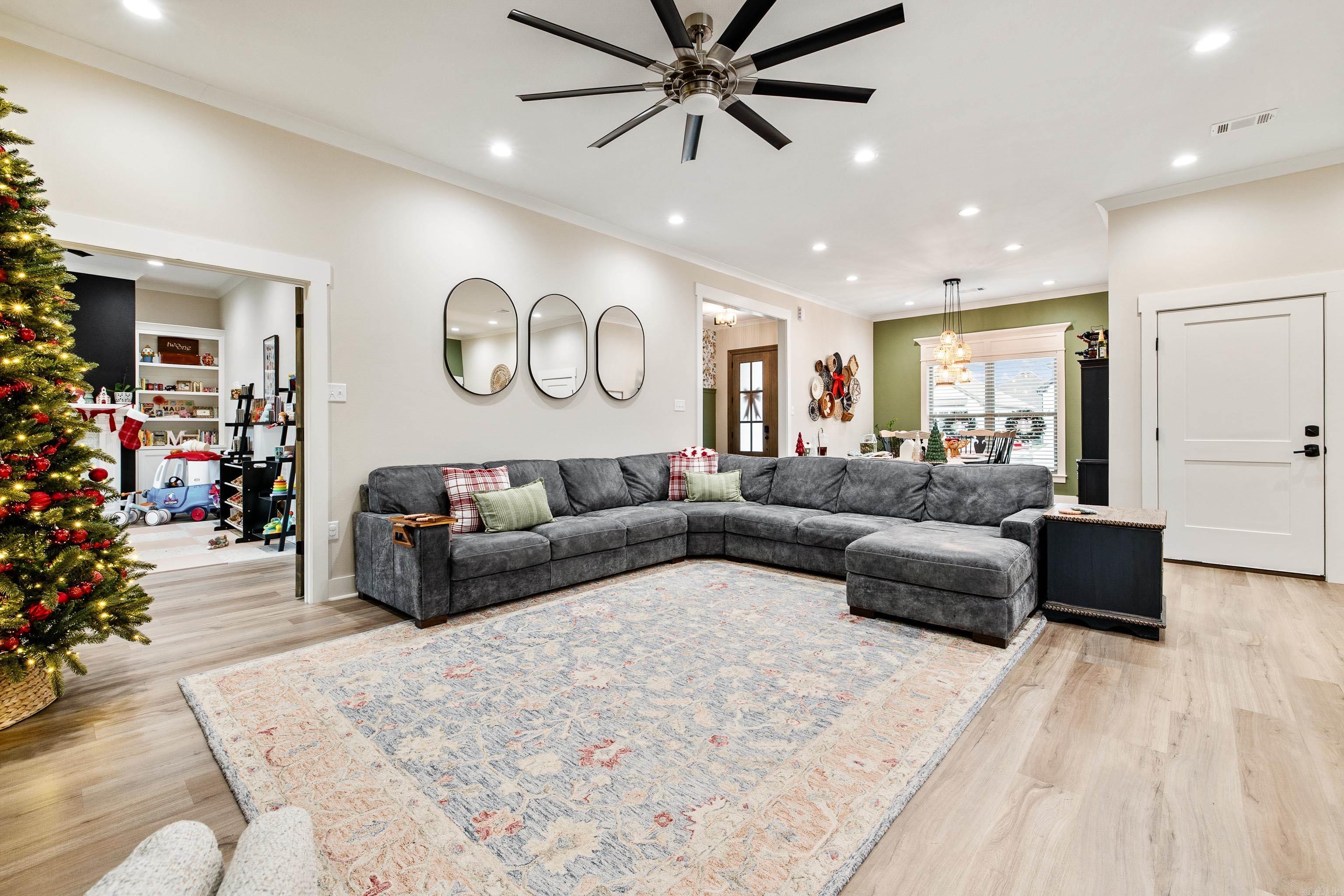 IVY PLACE - Residential