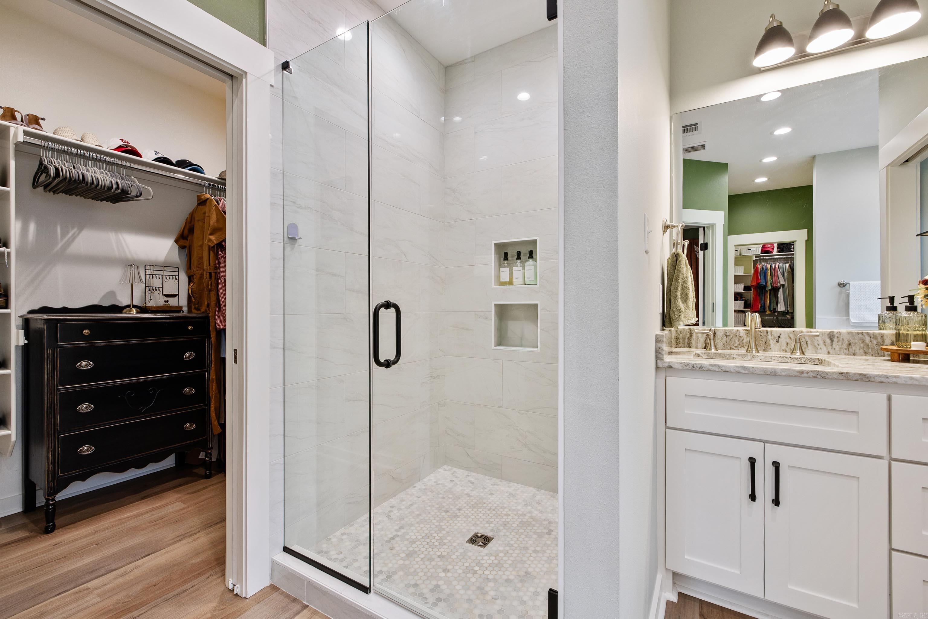 IVY PLACE - Residential