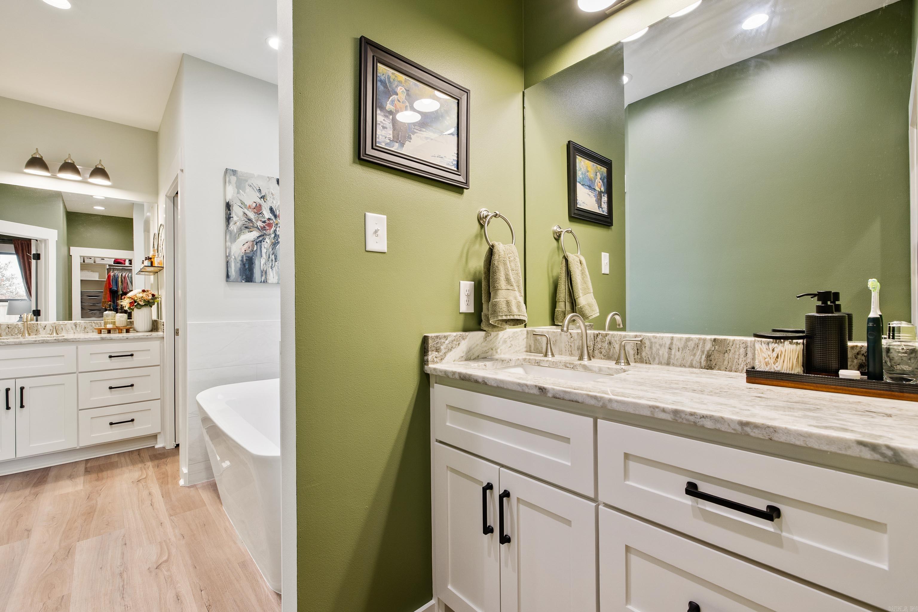 IVY PLACE - Residential