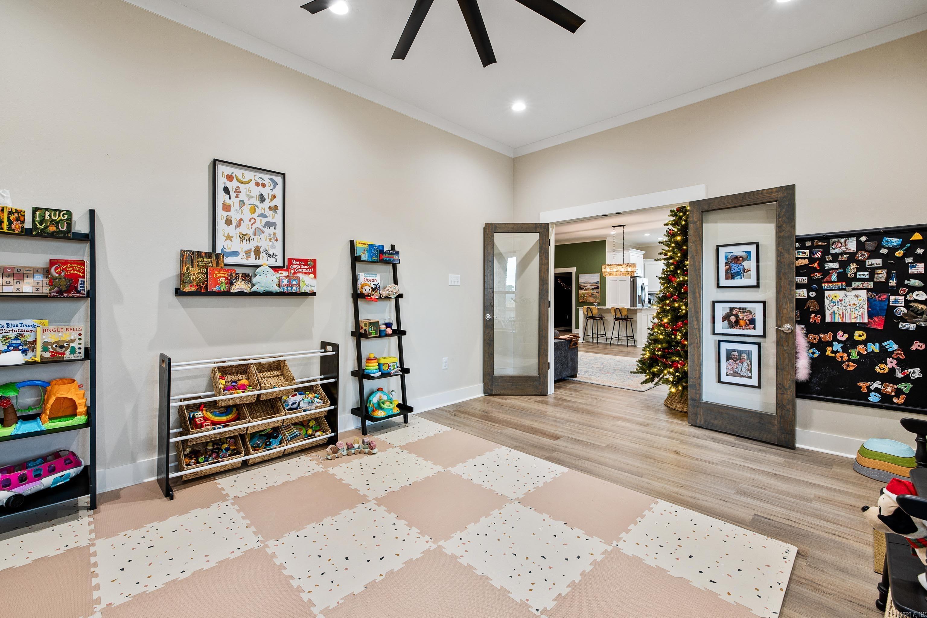 IVY PLACE - Residential