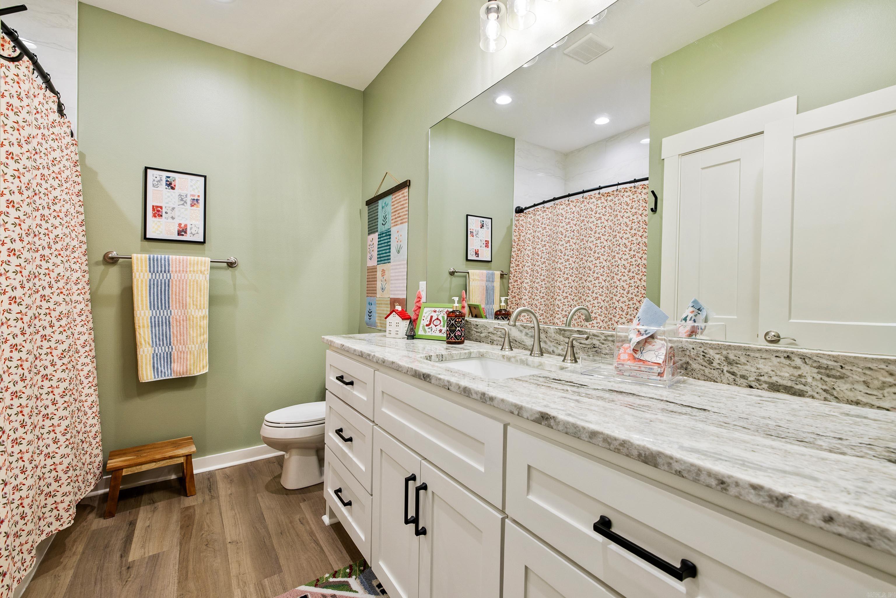 IVY PLACE - Residential