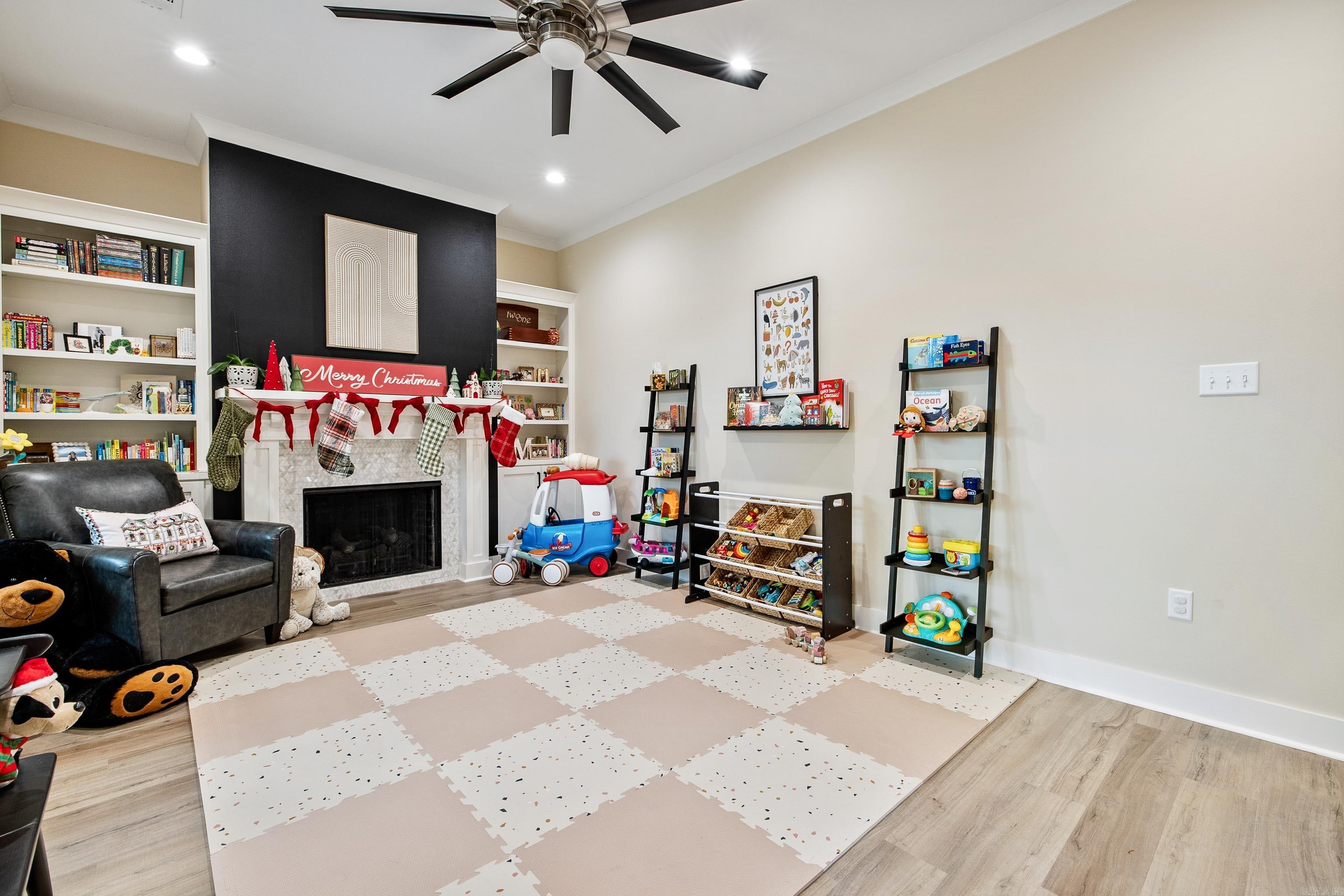 IVY PLACE - Residential