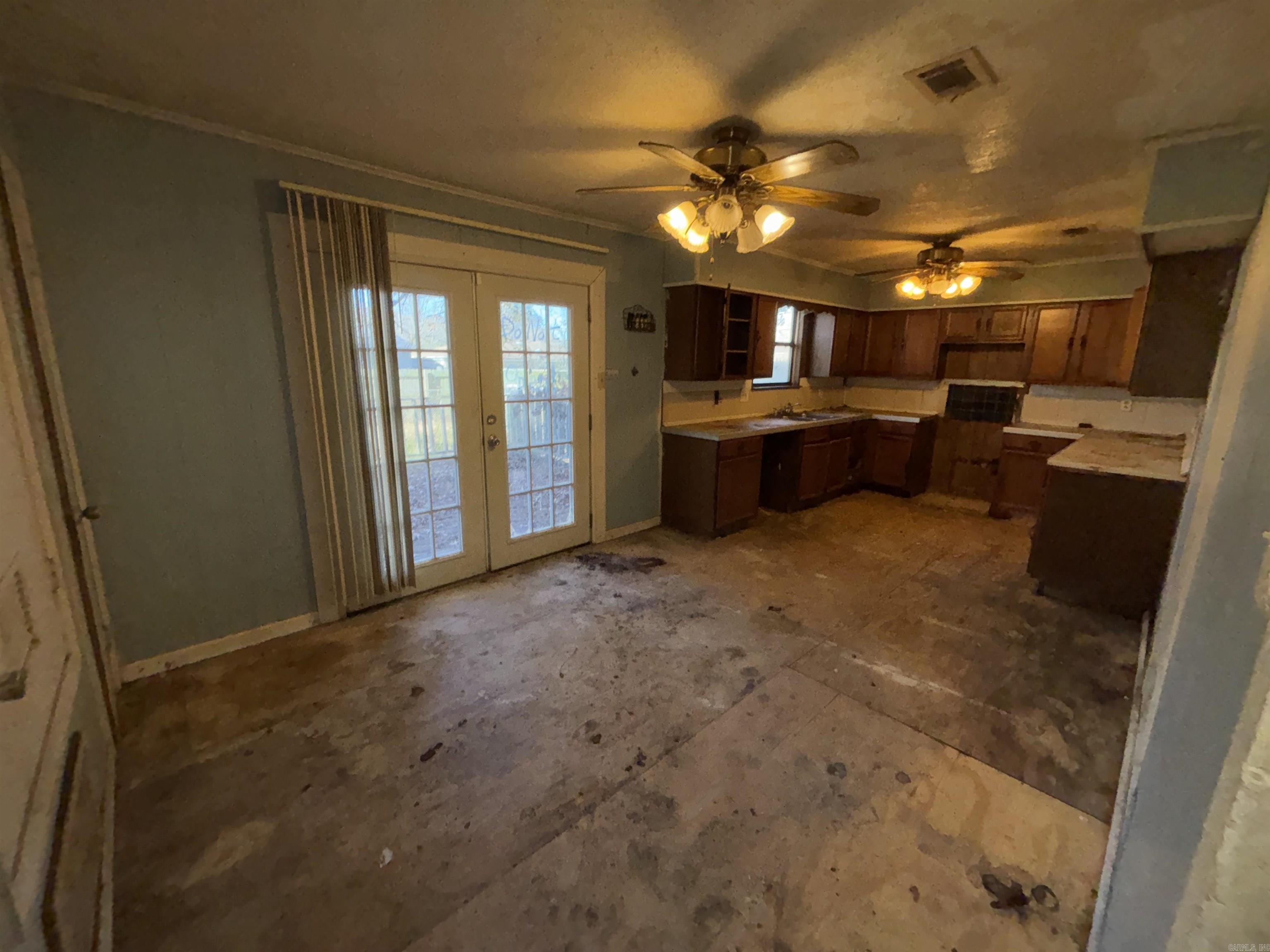 EAST HICKMAN & MCCONNELL - Residential