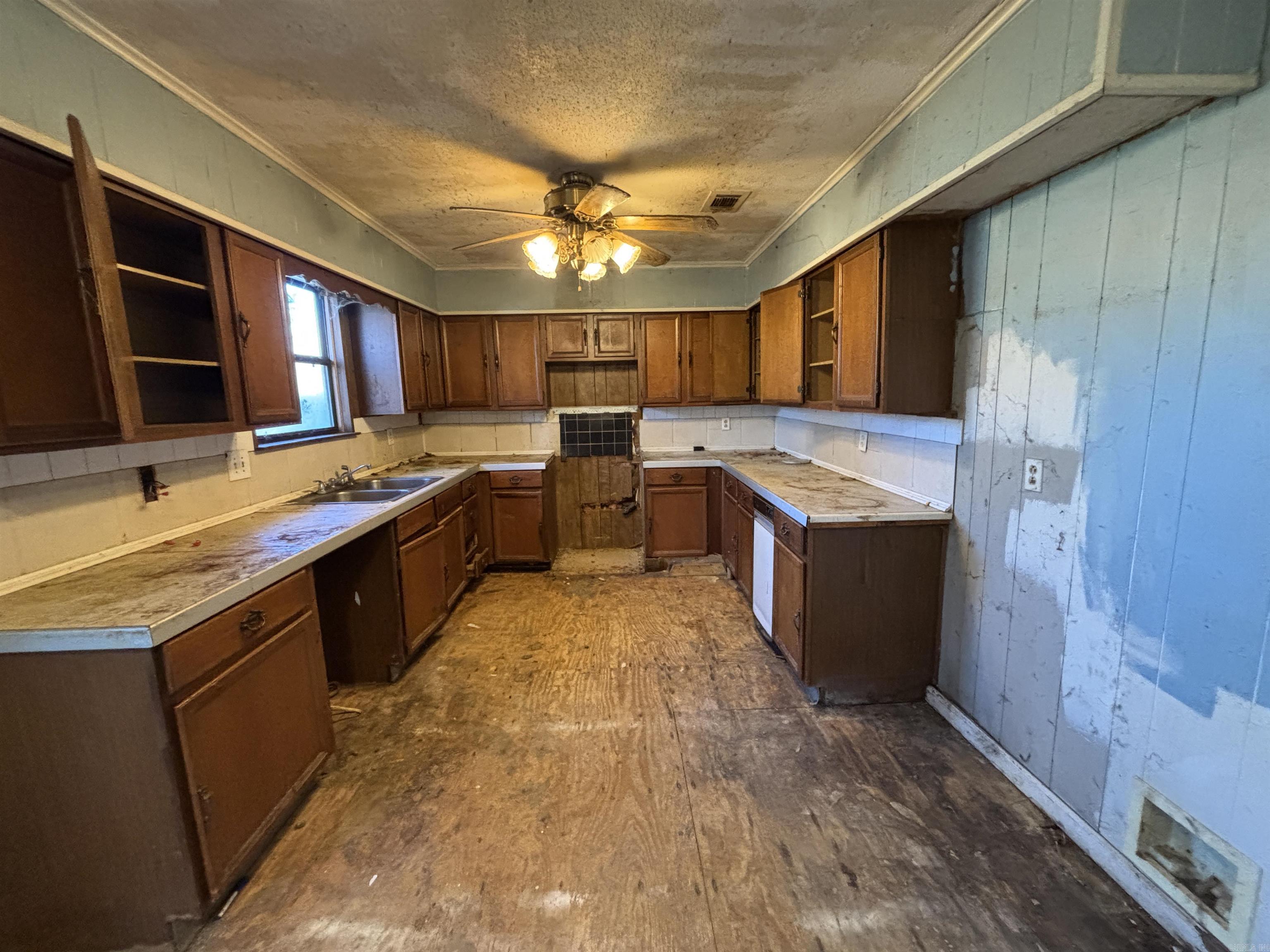 EAST HICKMAN & MCCONNELL - Residential