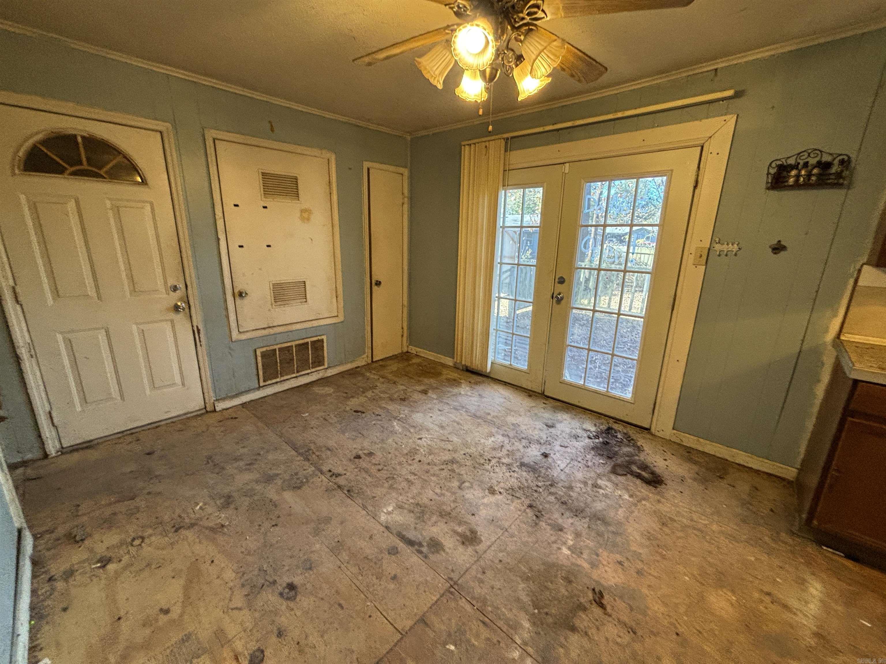 EAST HICKMAN & MCCONNELL - Residential
