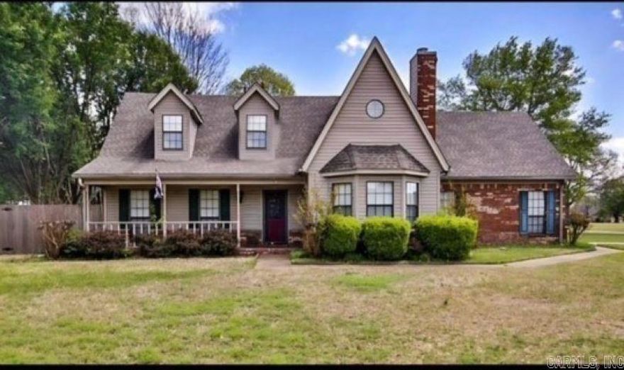 Welcome to the market, this beautiful 4 bedroom, 2 and a 1/2 bathroom home! This property offers the perfect blend of comfort and curb appeal located on a corner lot. Just ask for a private tour. This is a great home for relaxing and enough space to entertain.