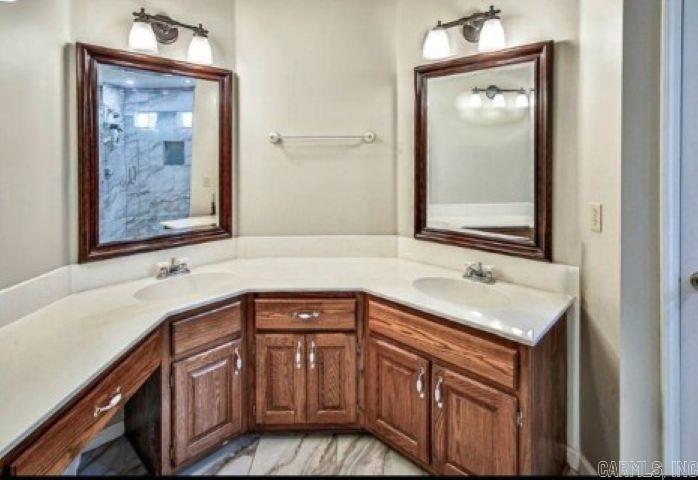 RIVER TRACE - Residential