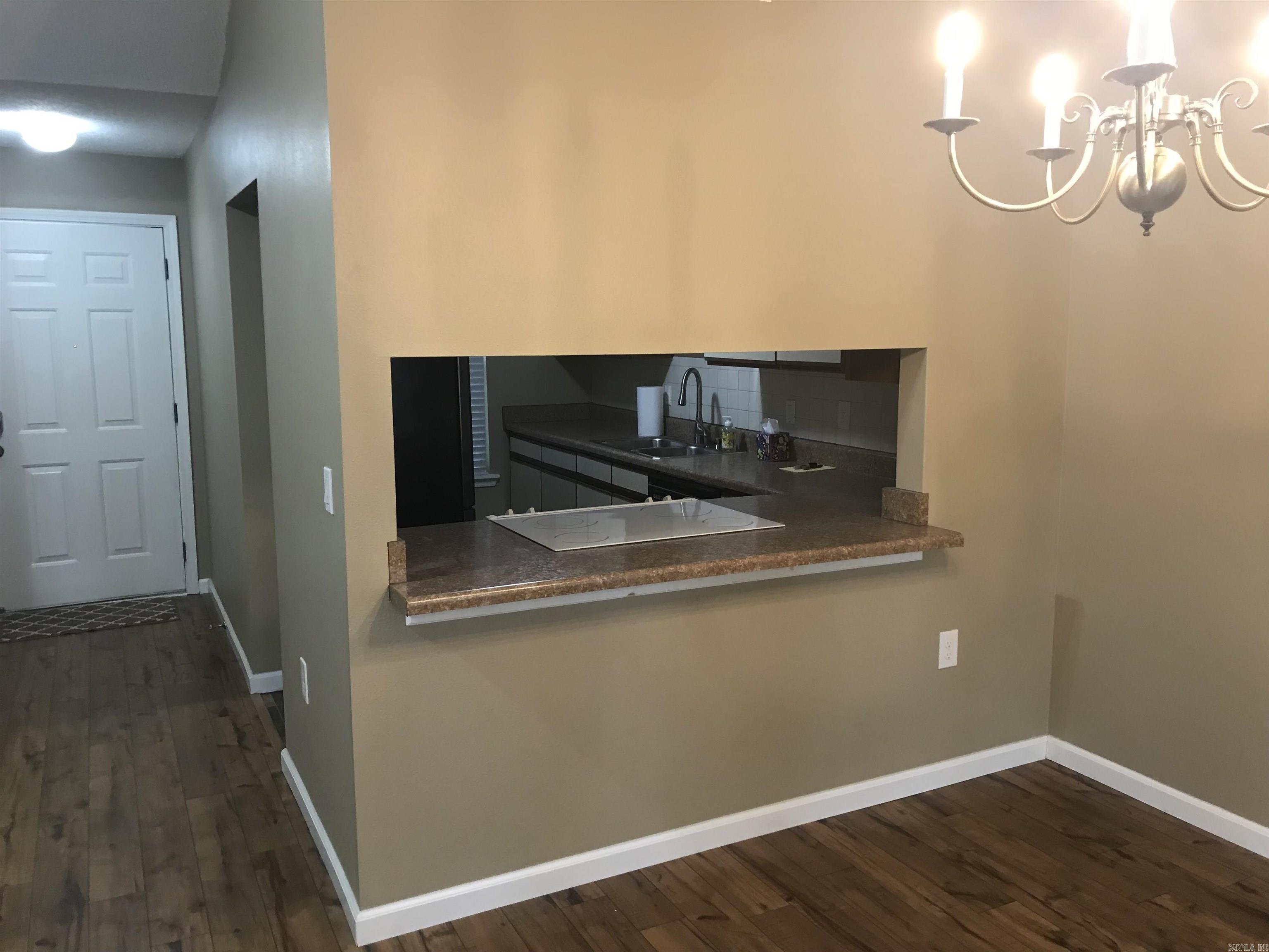 Brentwood Townhouse - Residential