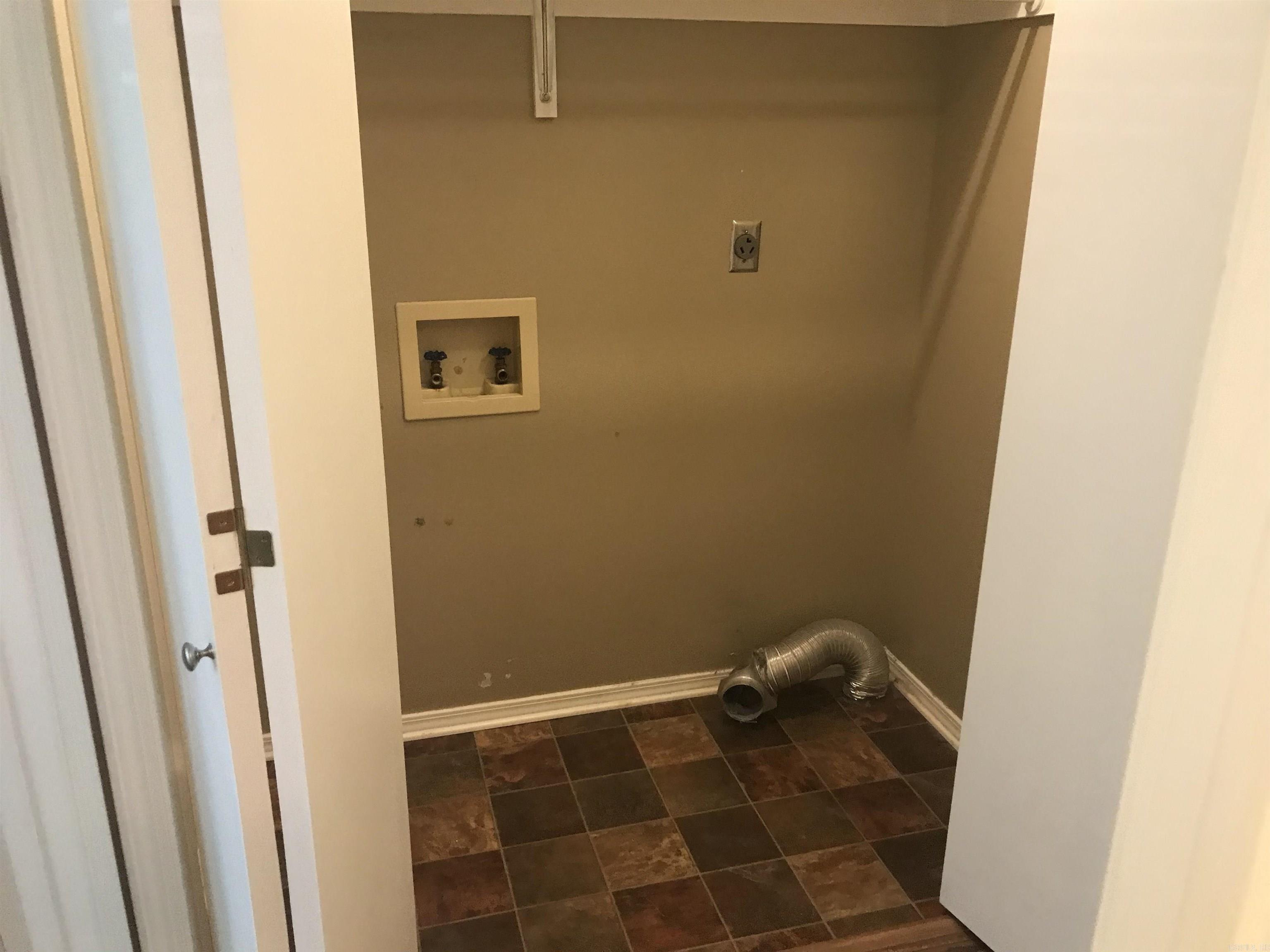 Brentwood Townhouse - Residential
