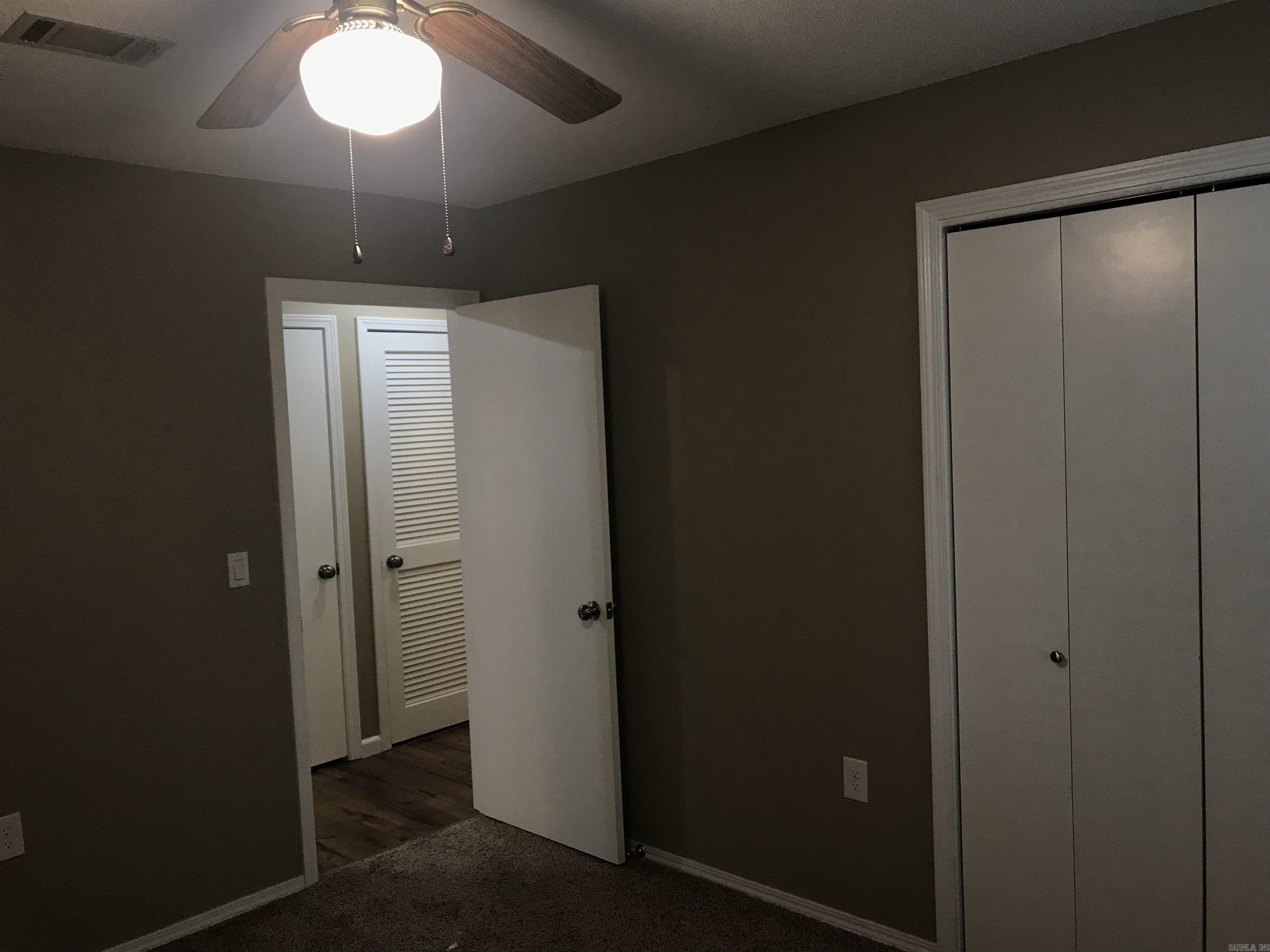 Brentwood Townhouse - Residential