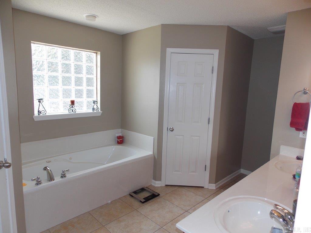 MEADOWLAKE - Residential