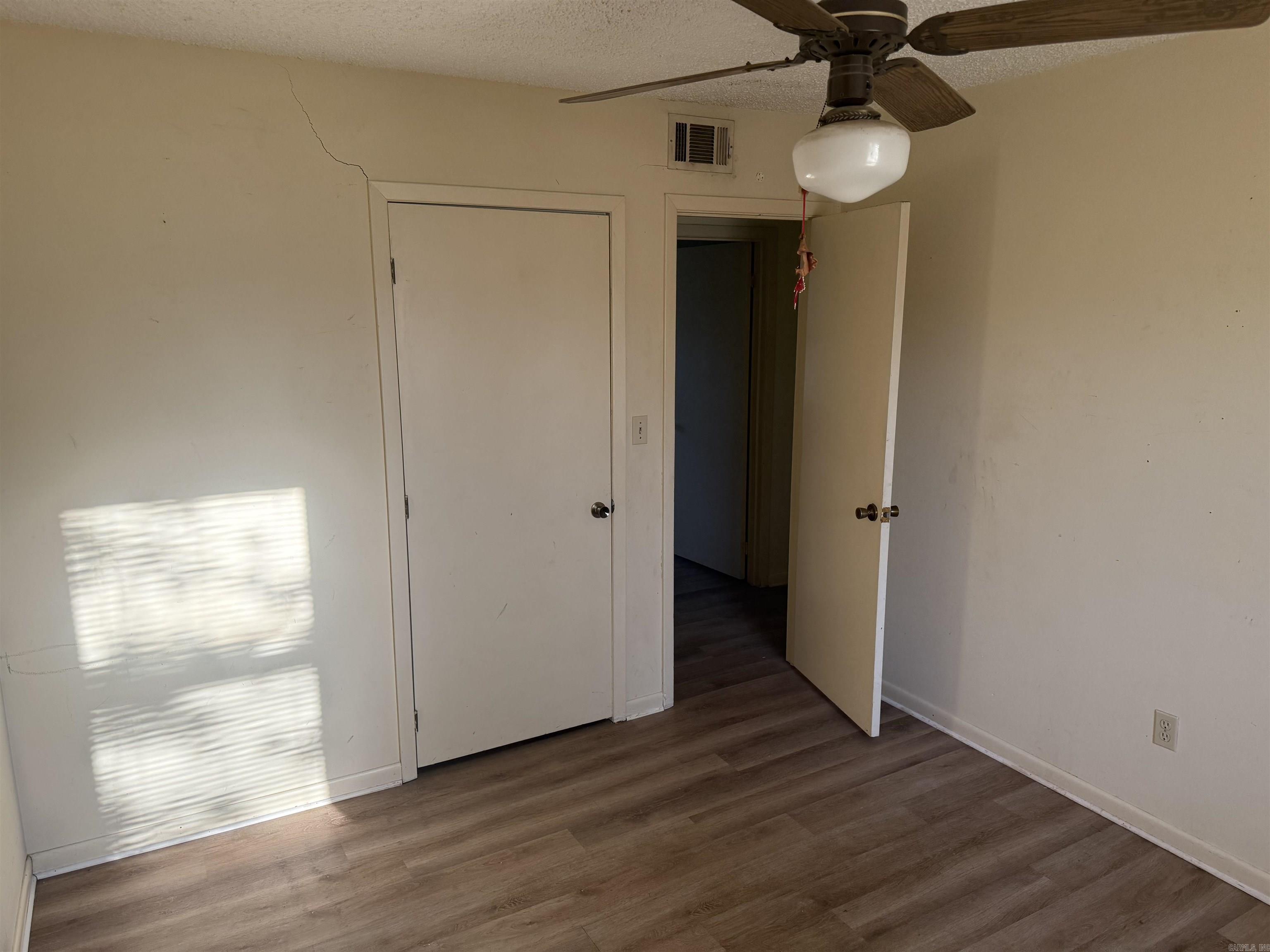 WOODLAND ACRES - Residential