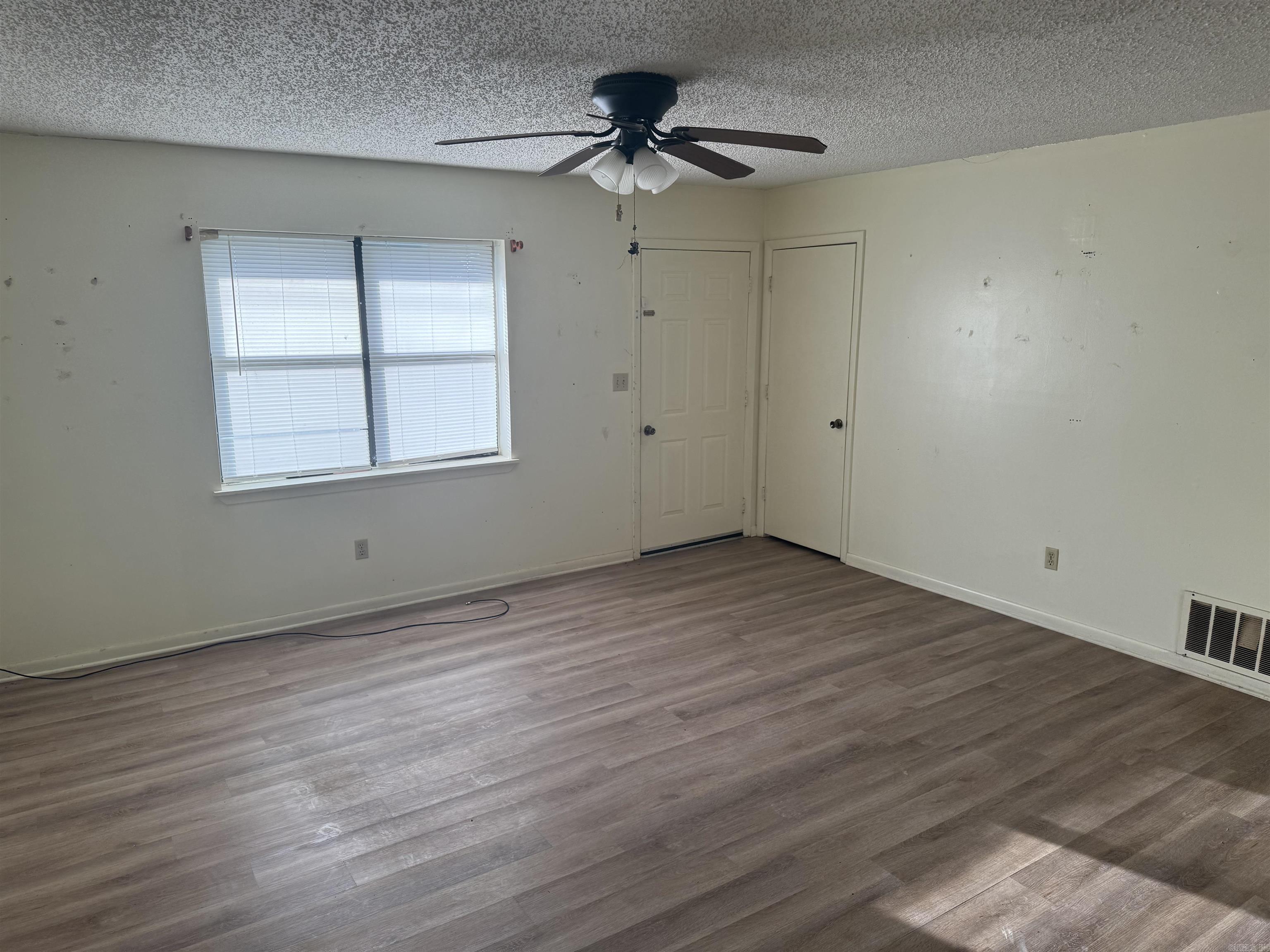 WOODLAND ACRES - Residential