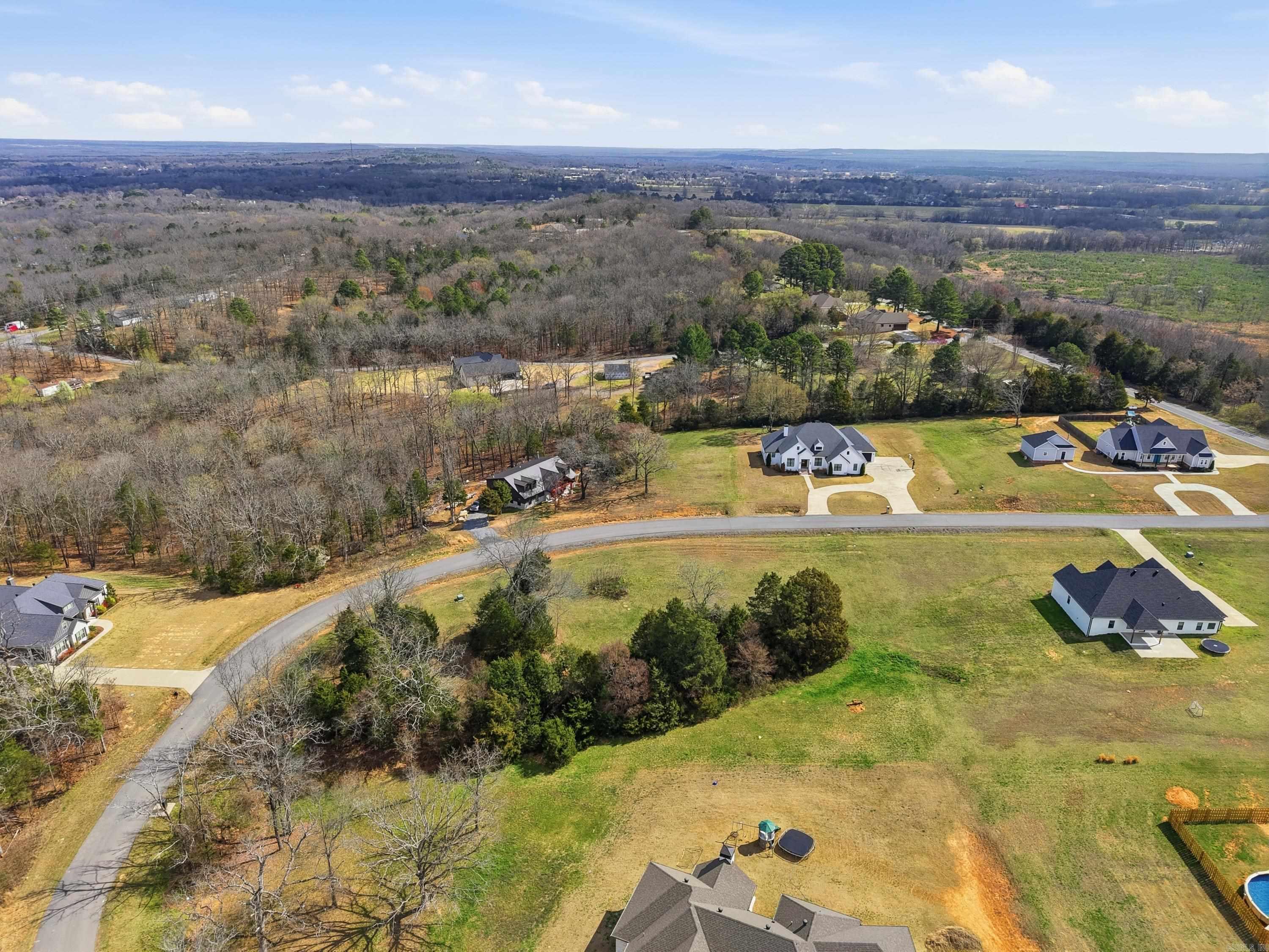 SOUTHERN MANOR - Land