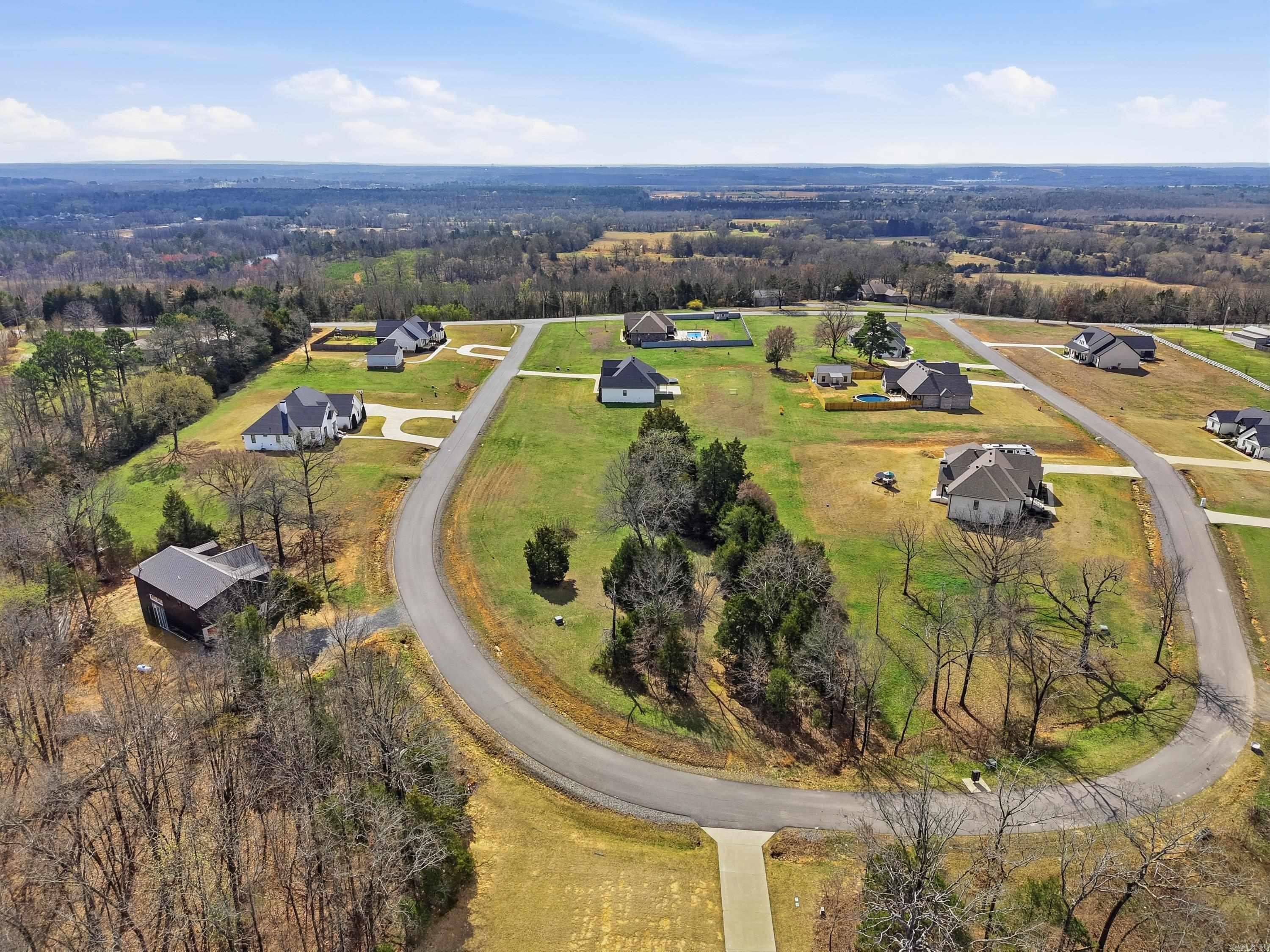 SOUTHERN MANOR - Land