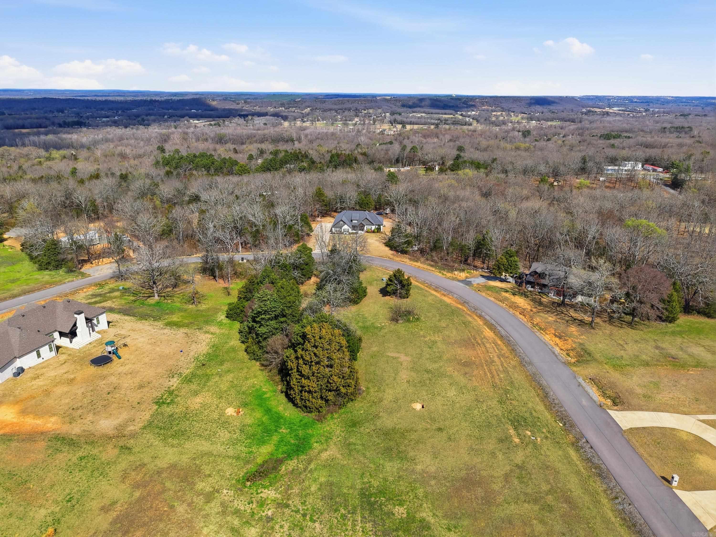 SOUTHERN MANOR - Land