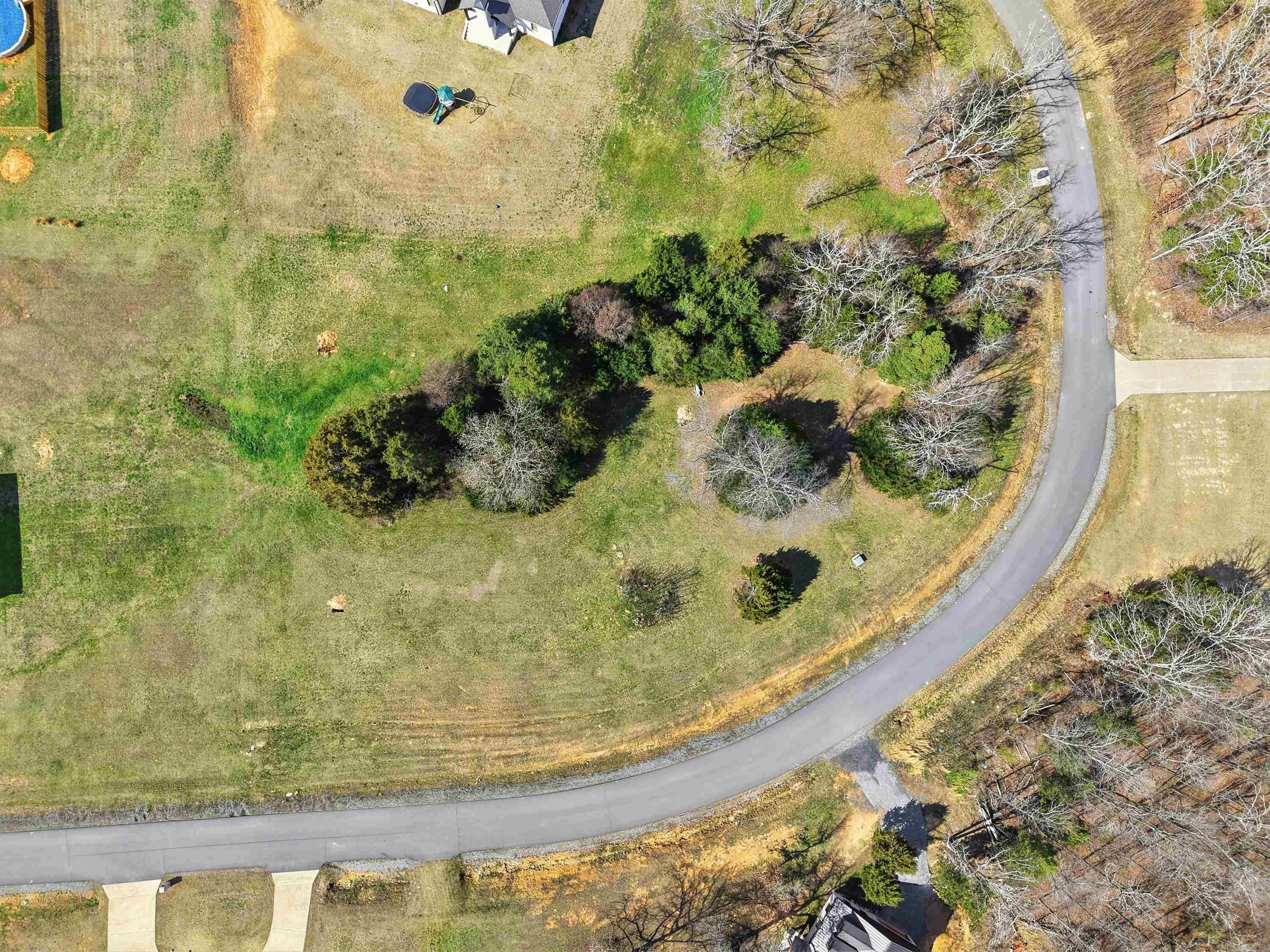 SOUTHERN MANOR - Land