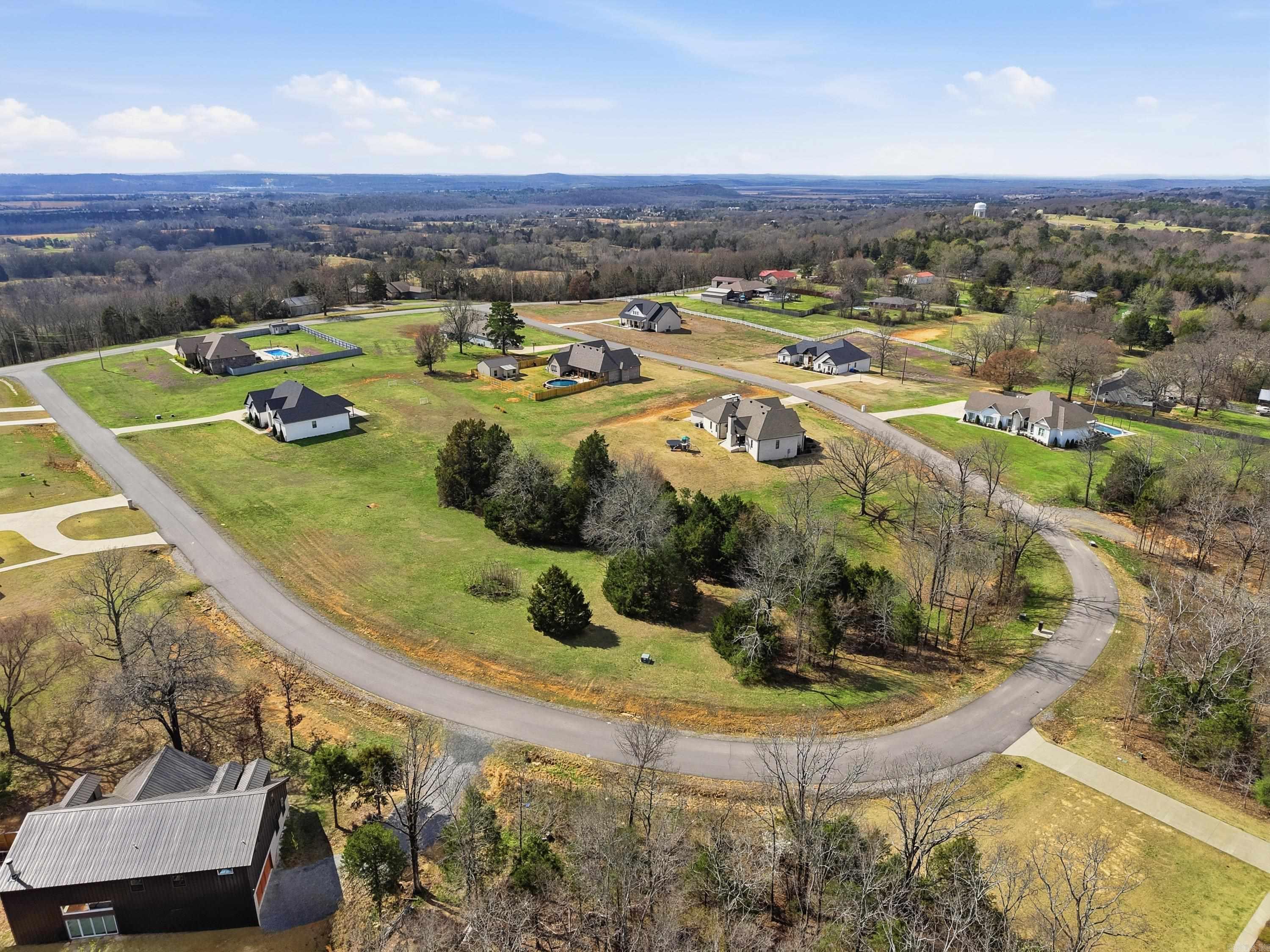 SOUTHERN MANOR - Land