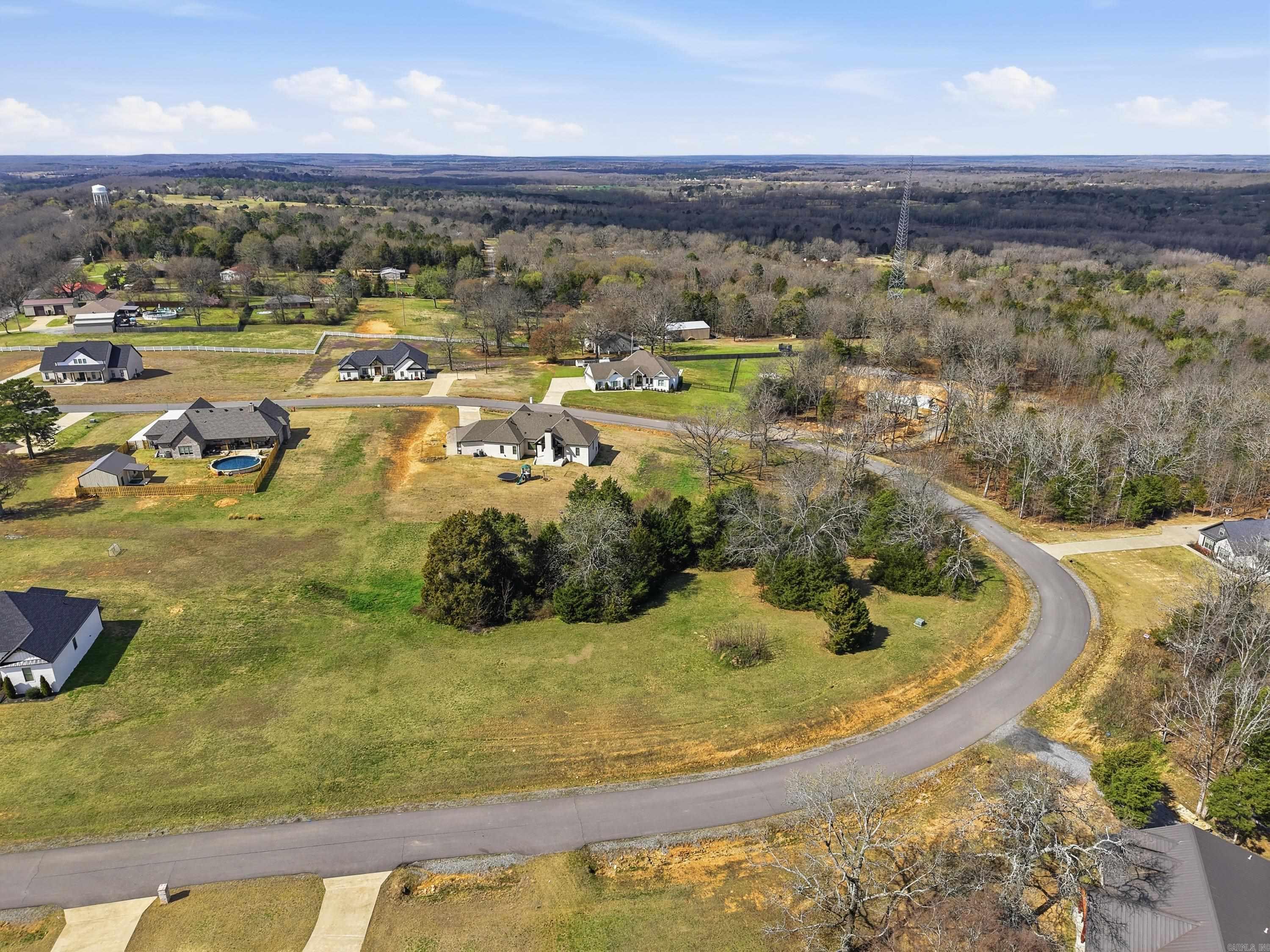 SOUTHERN MANOR - Land