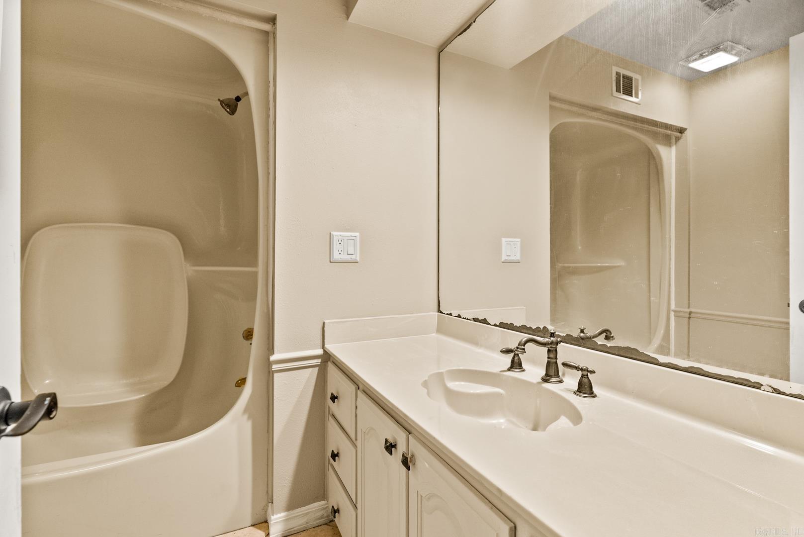 CLINTON ORIGINAL - Residential