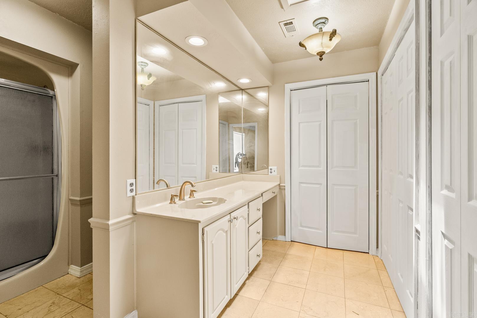 CLINTON ORIGINAL - Residential