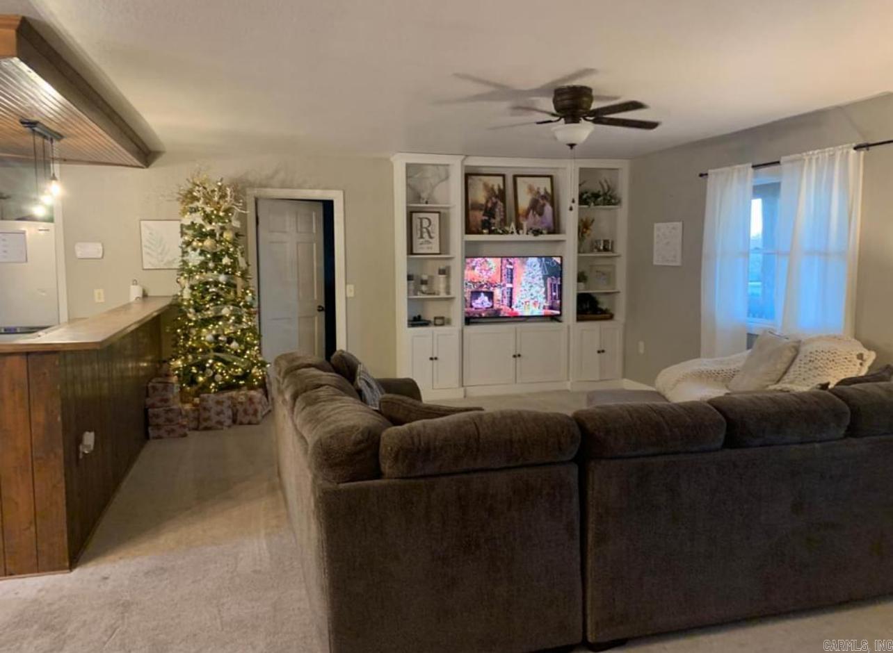 OAKRIDGE ESTATES - Residential