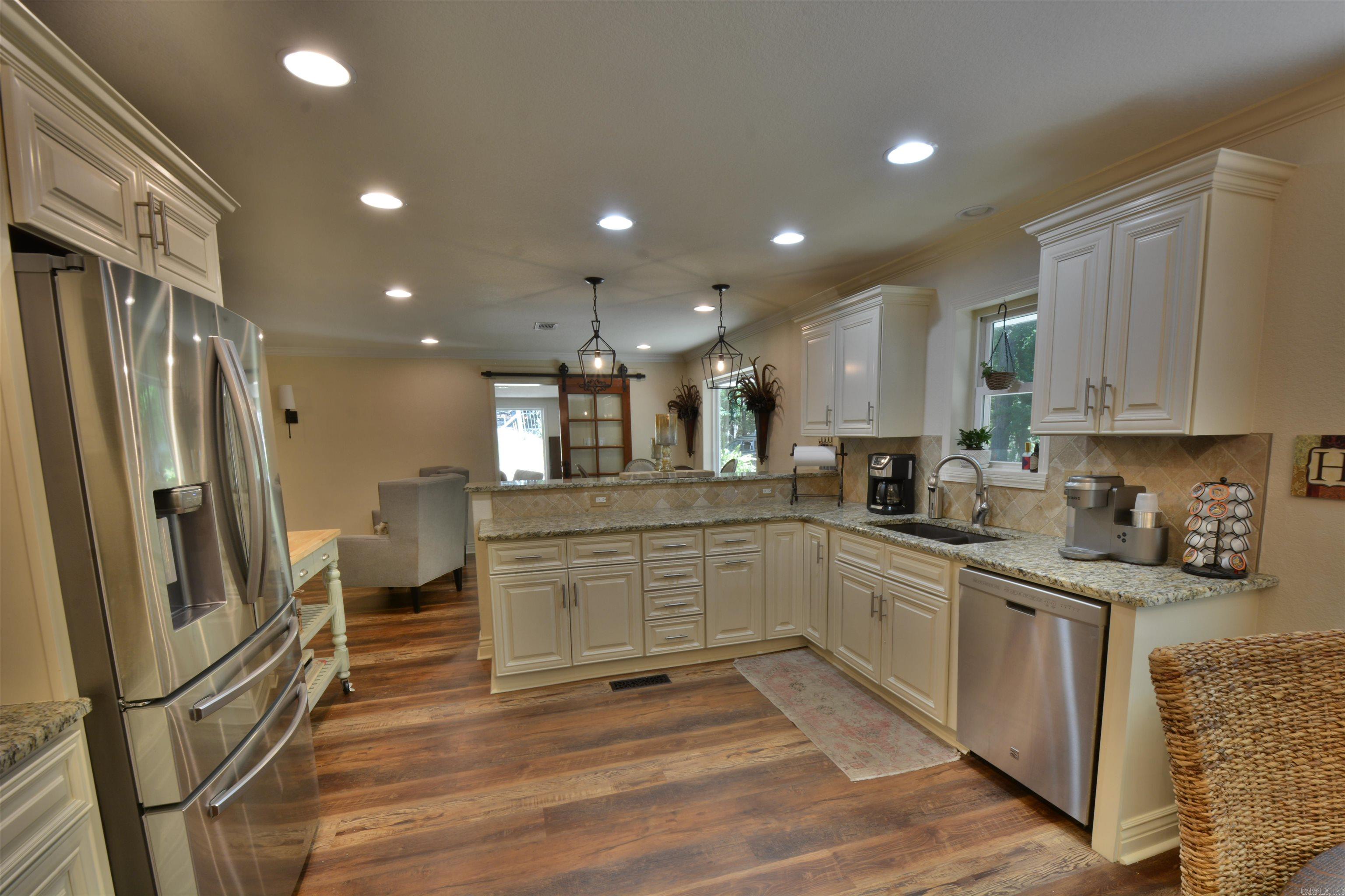 MOORE & SUMMER - Residential