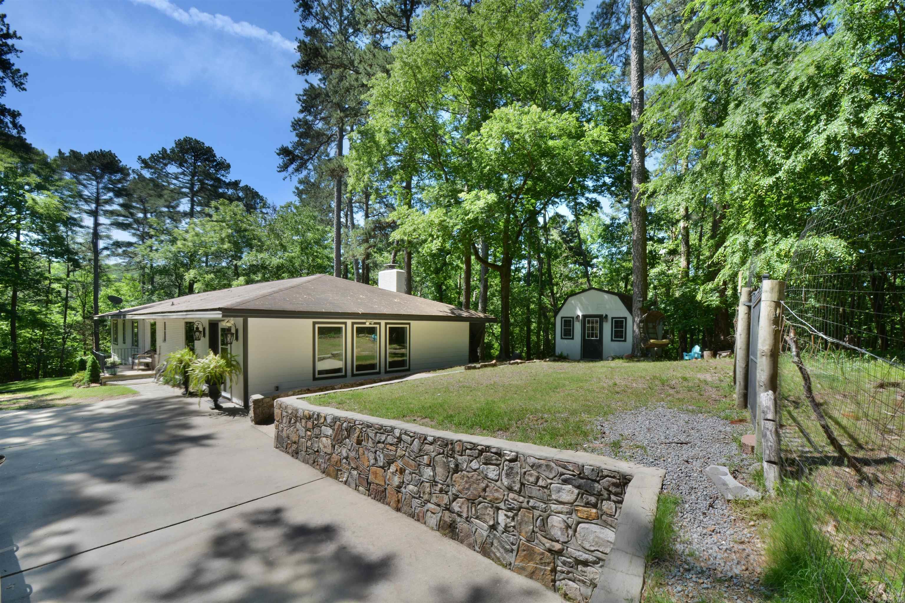 MOORE & SUMMER - Residential