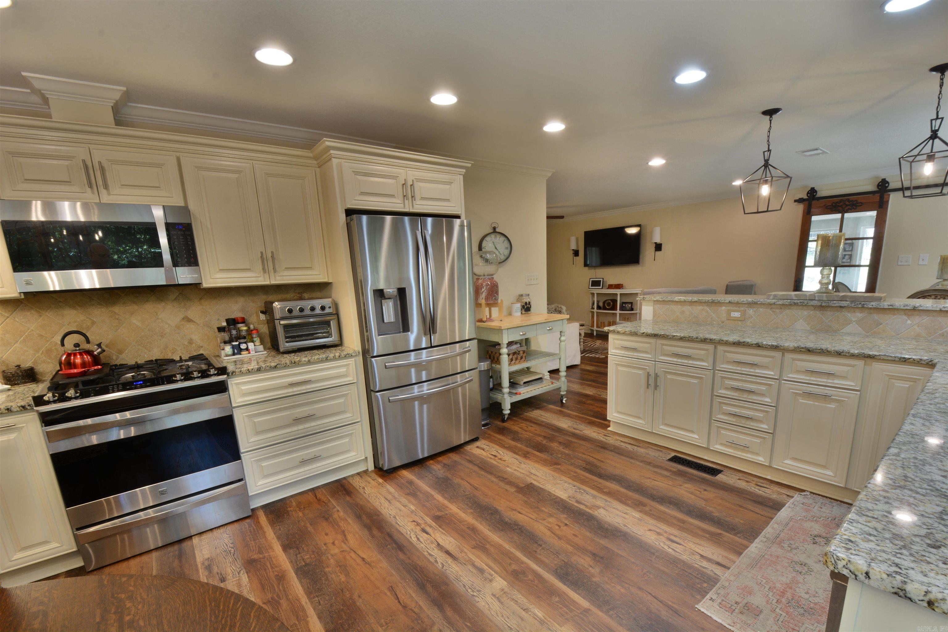MOORE & SUMMER - Residential