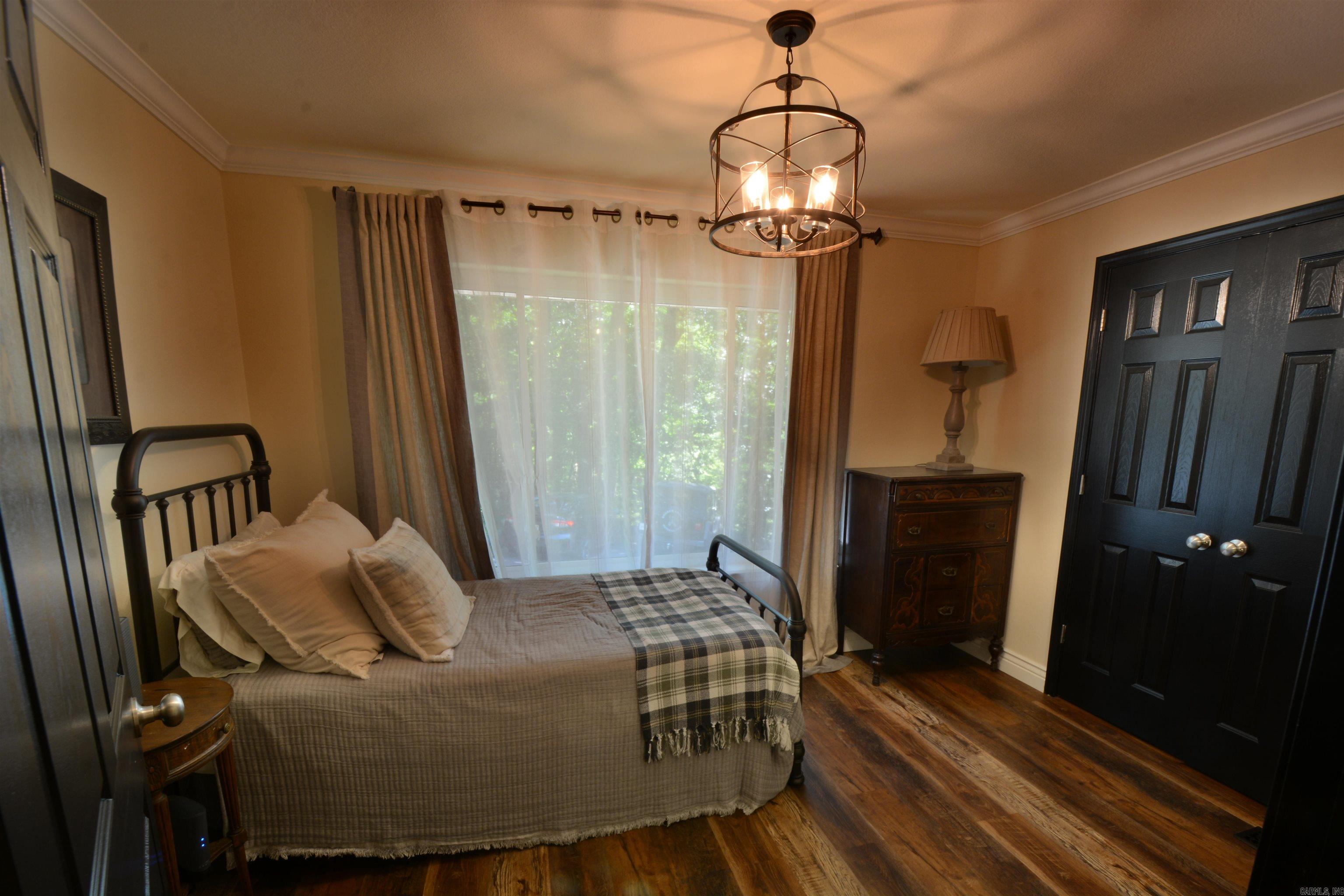 MOORE & SUMMER - Residential