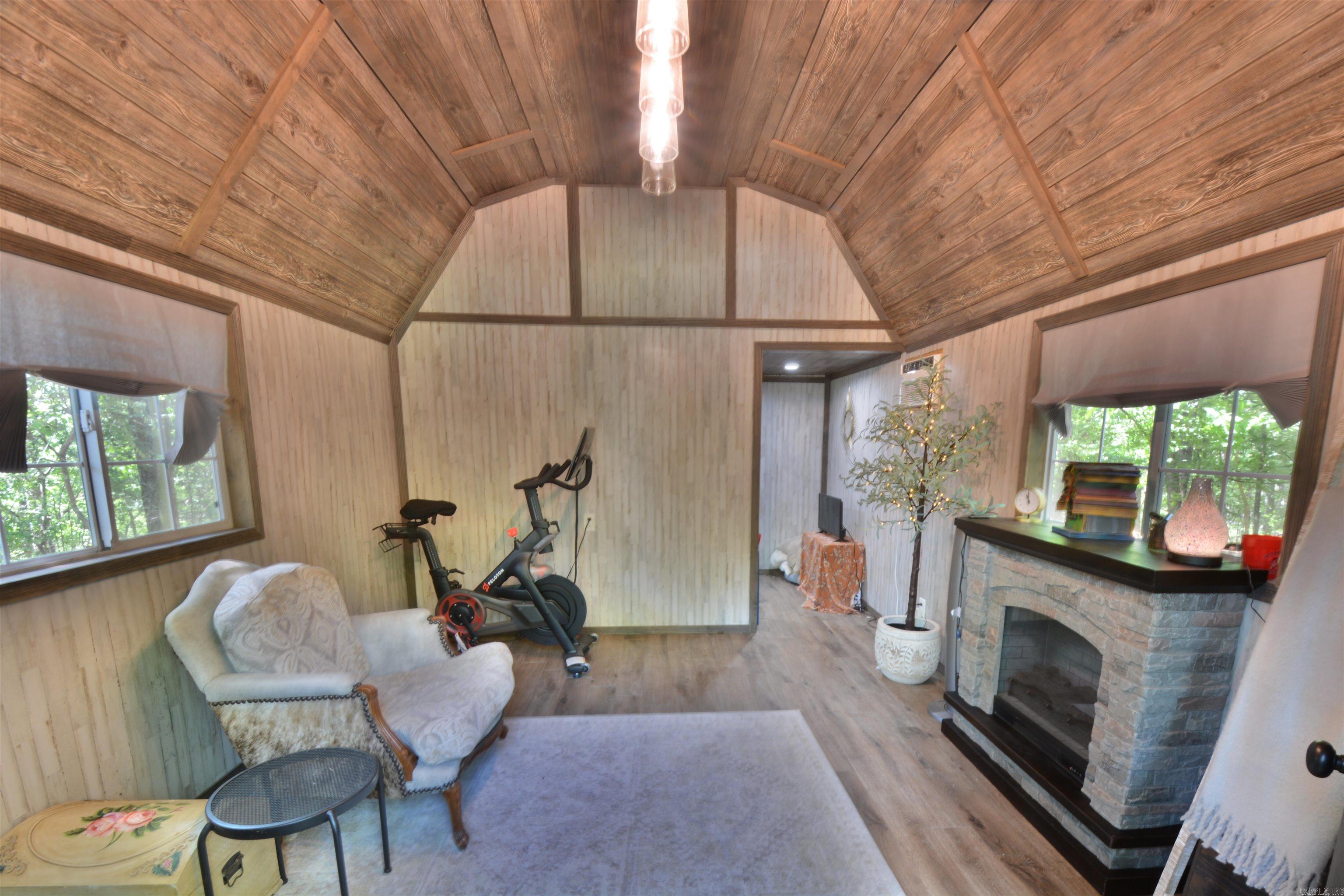 MOORE & SUMMER - Residential