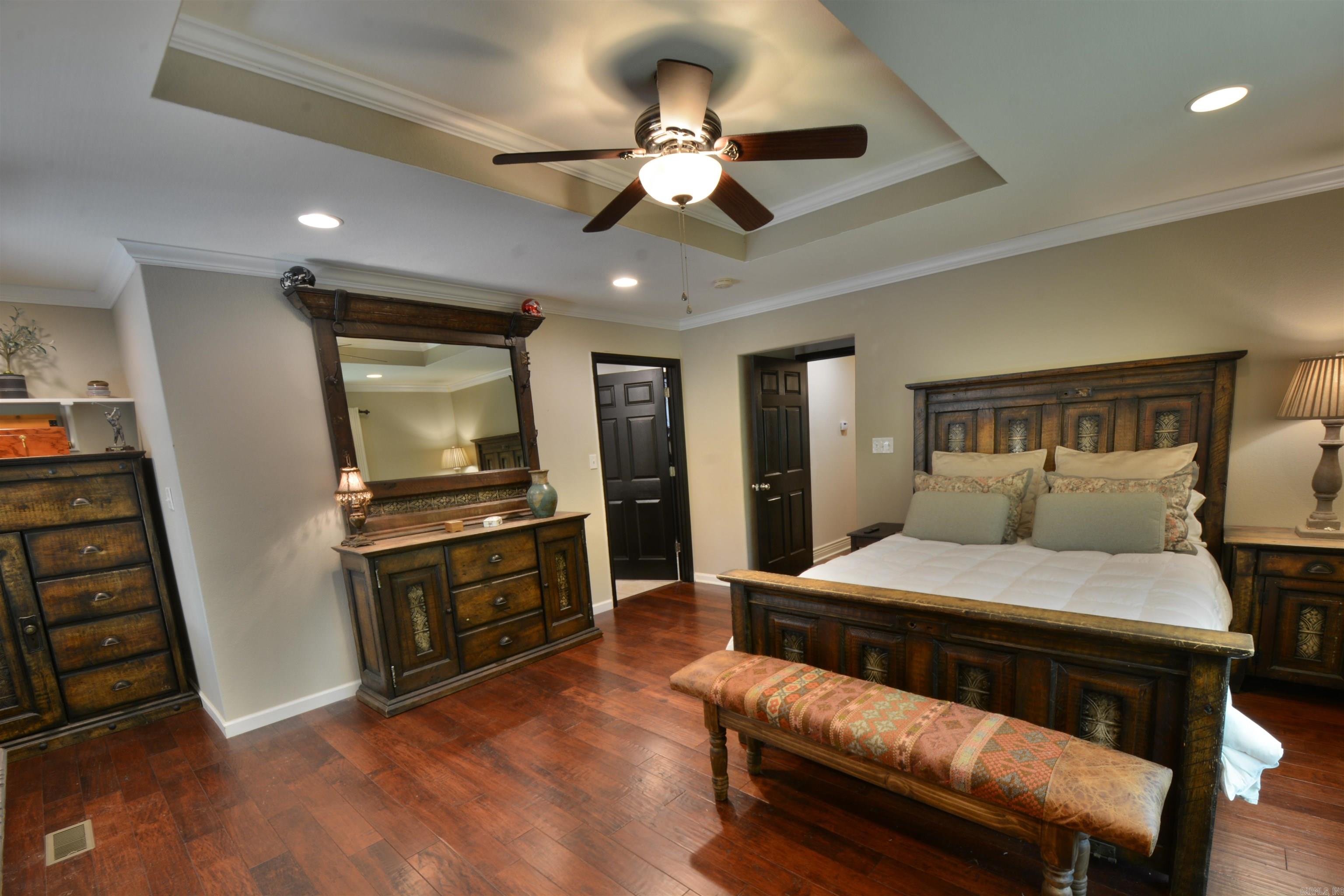 MOORE & SUMMER - Residential
