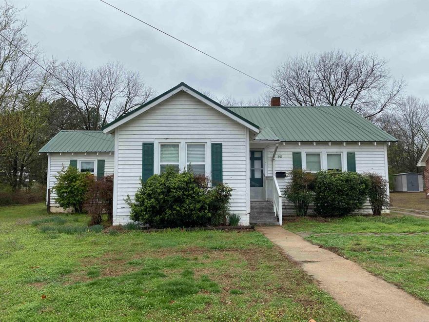 WHAT A LITTLE GEM! GREAT BONES! This home is move-in ready and priced to sell! Original hardwoods, newer HVAC, windows and metal roof! Would make a great starter home or investment property! LOCATION!! Schedule your showing today!