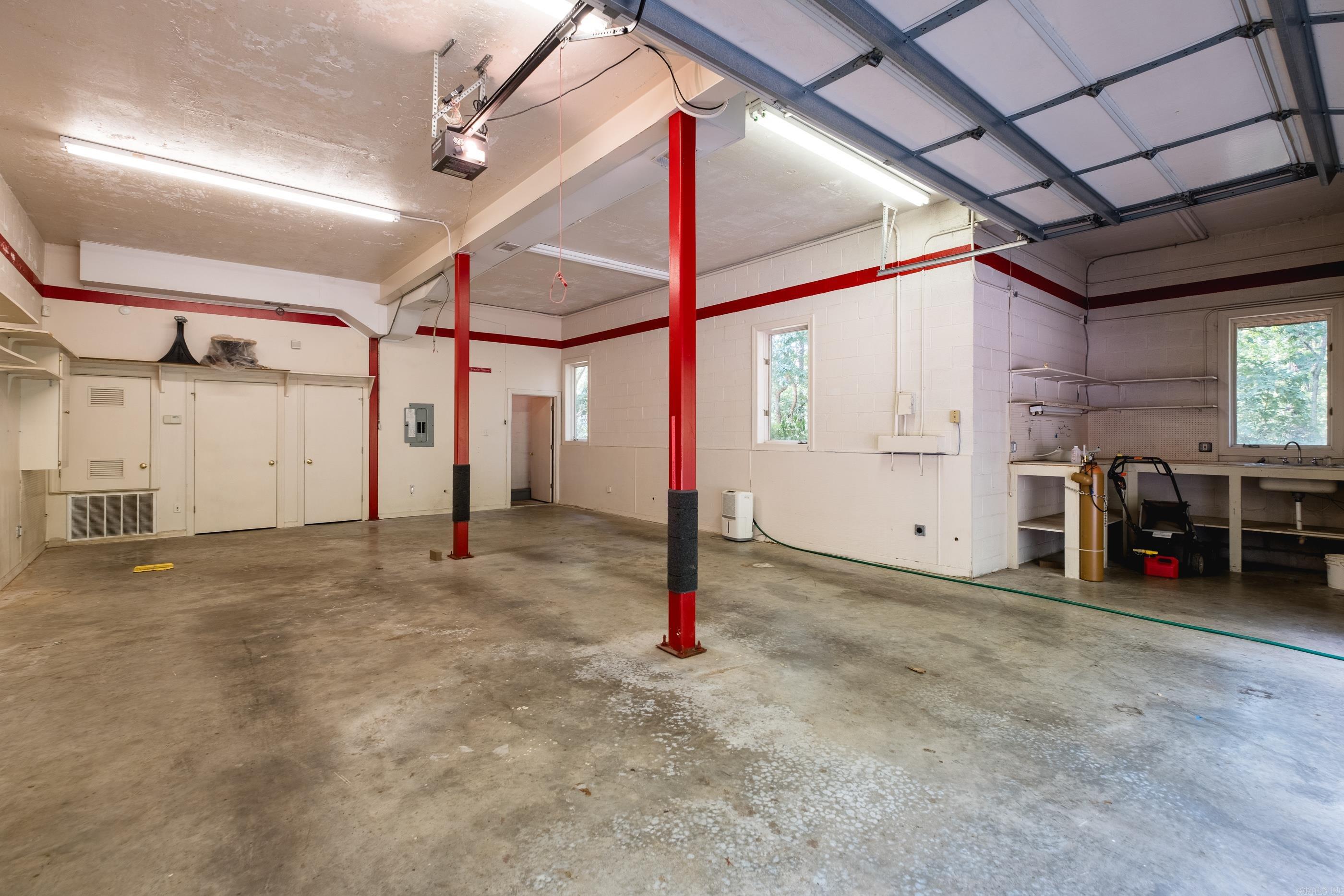 HICKORY HILLS HPR - Residential