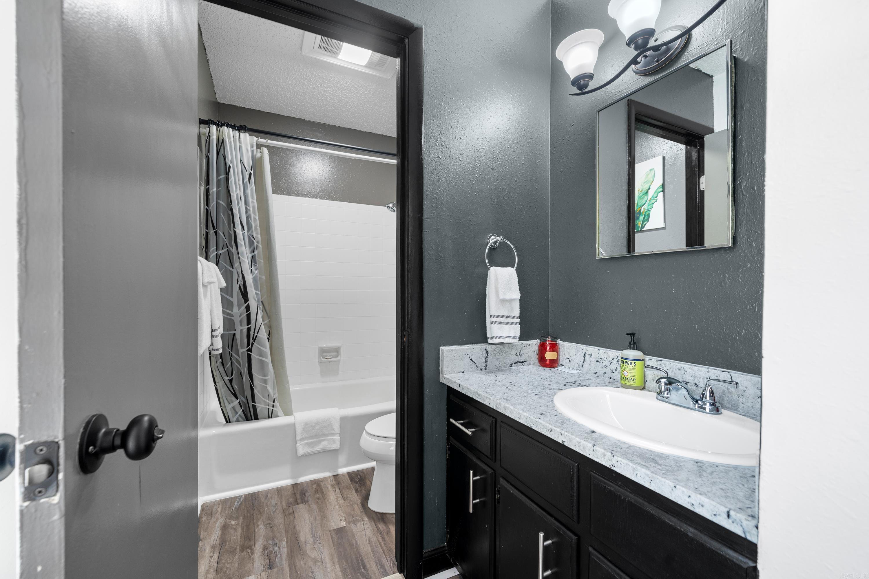 Desoto Courts Townhouse 1 - Residential